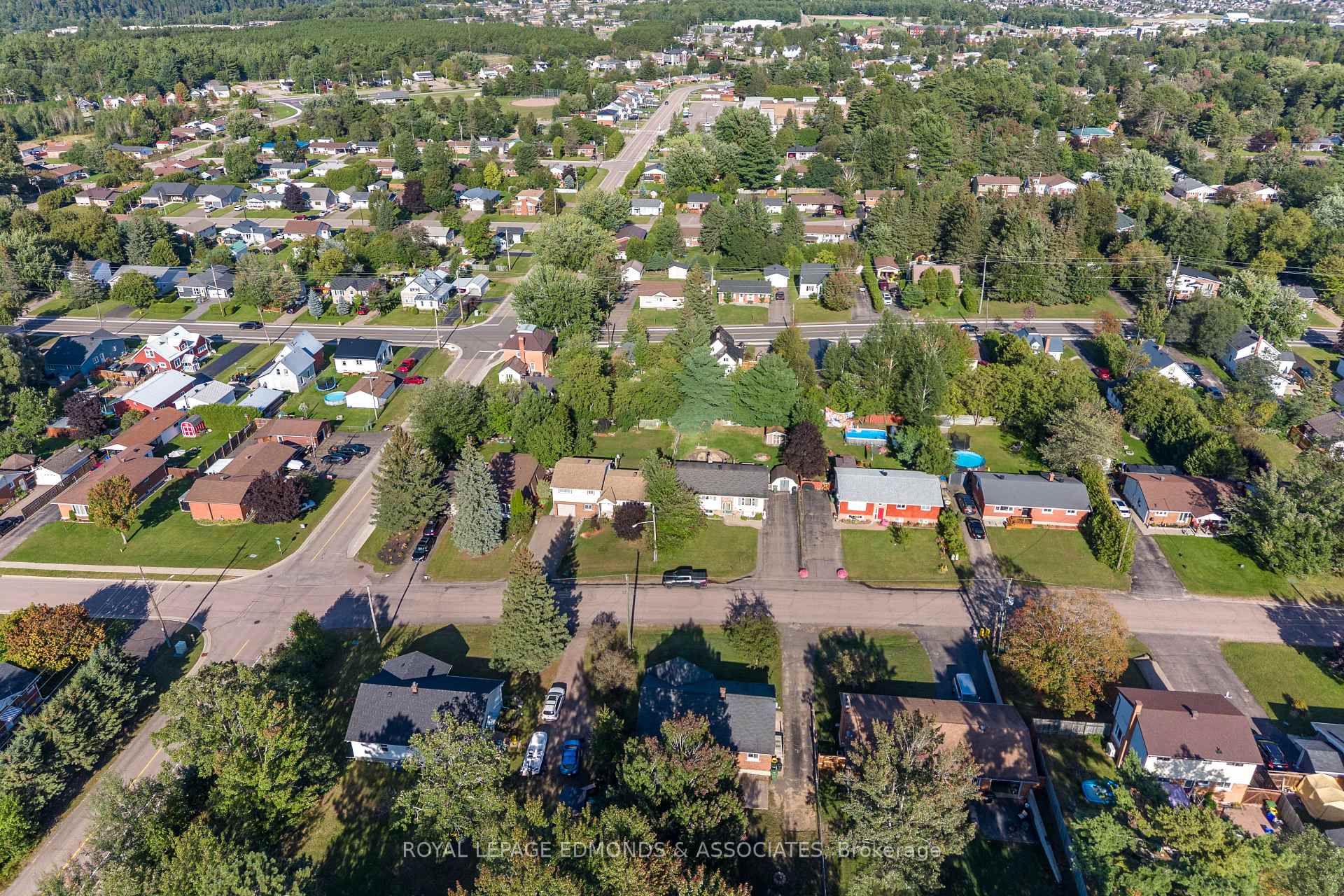 Photo 39 of 55 Selkirk Street, Petawawa, Petawawa — HOMEH