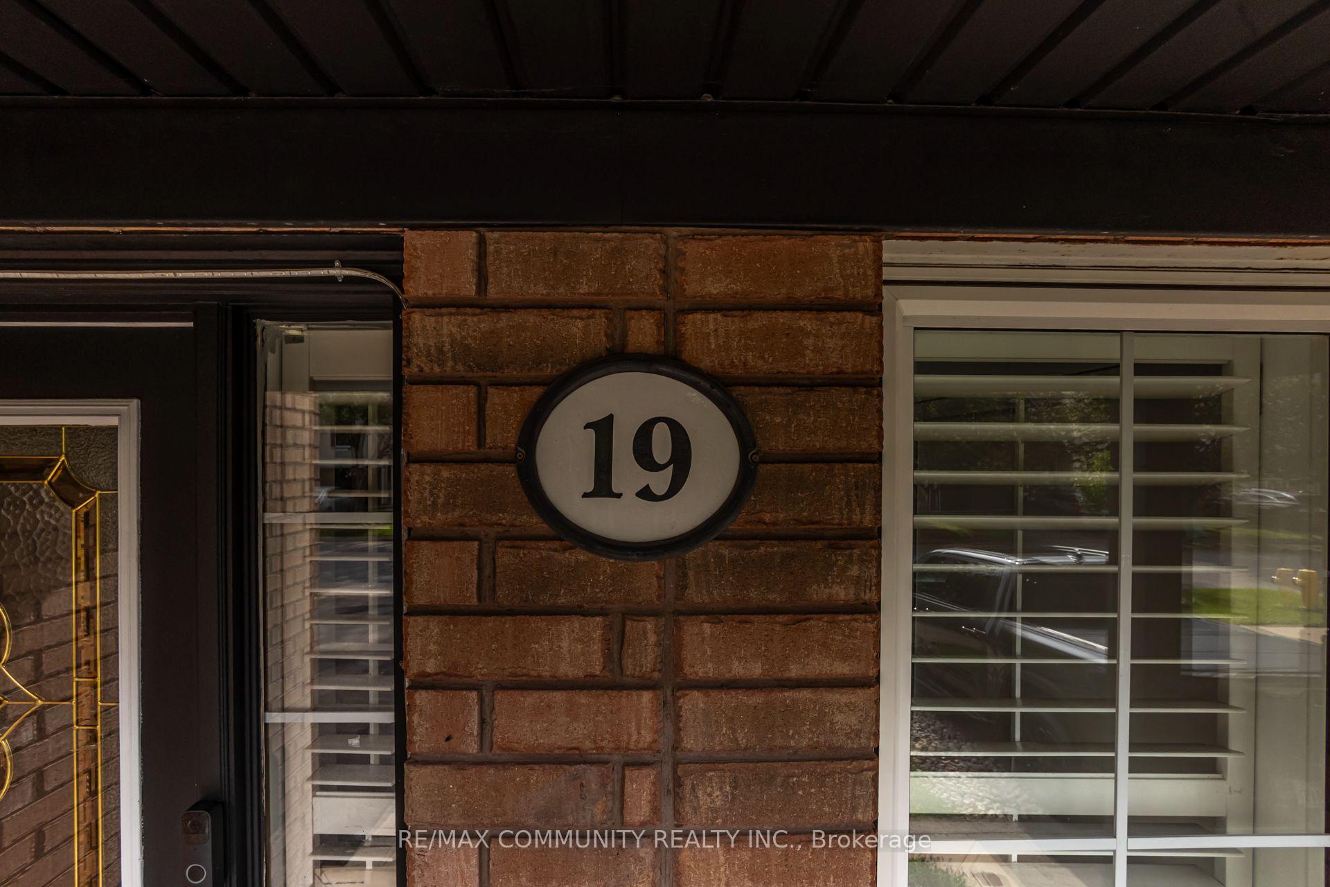 Photo 2 of 19 Tiller Street, Ajax, Northeast Ajax — HOMEH