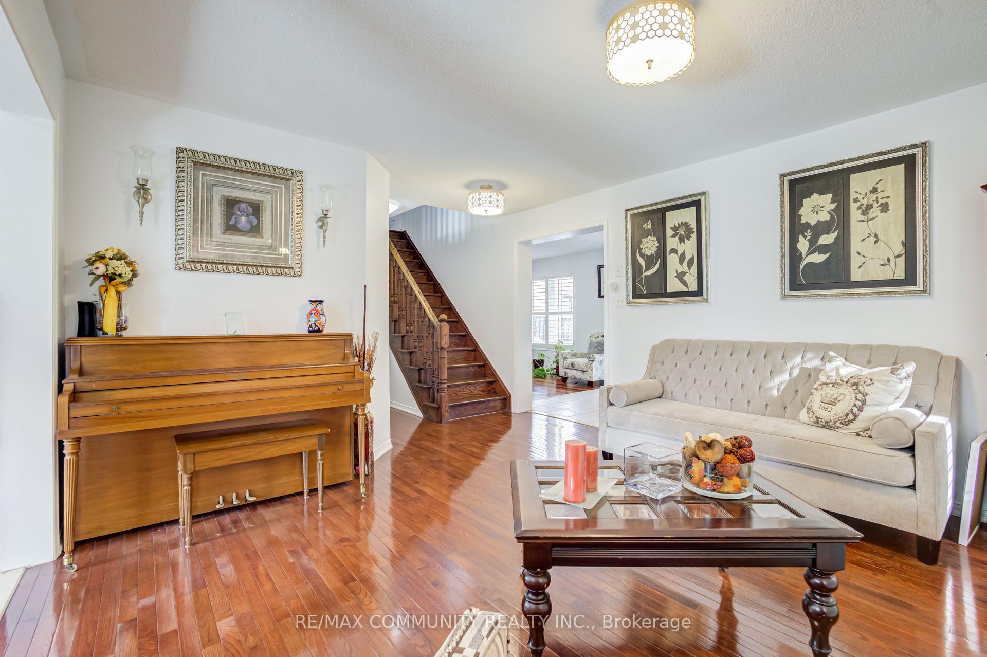 Photo 6 of 19 Tiller Street, Ajax, Northeast Ajax — HOMEH