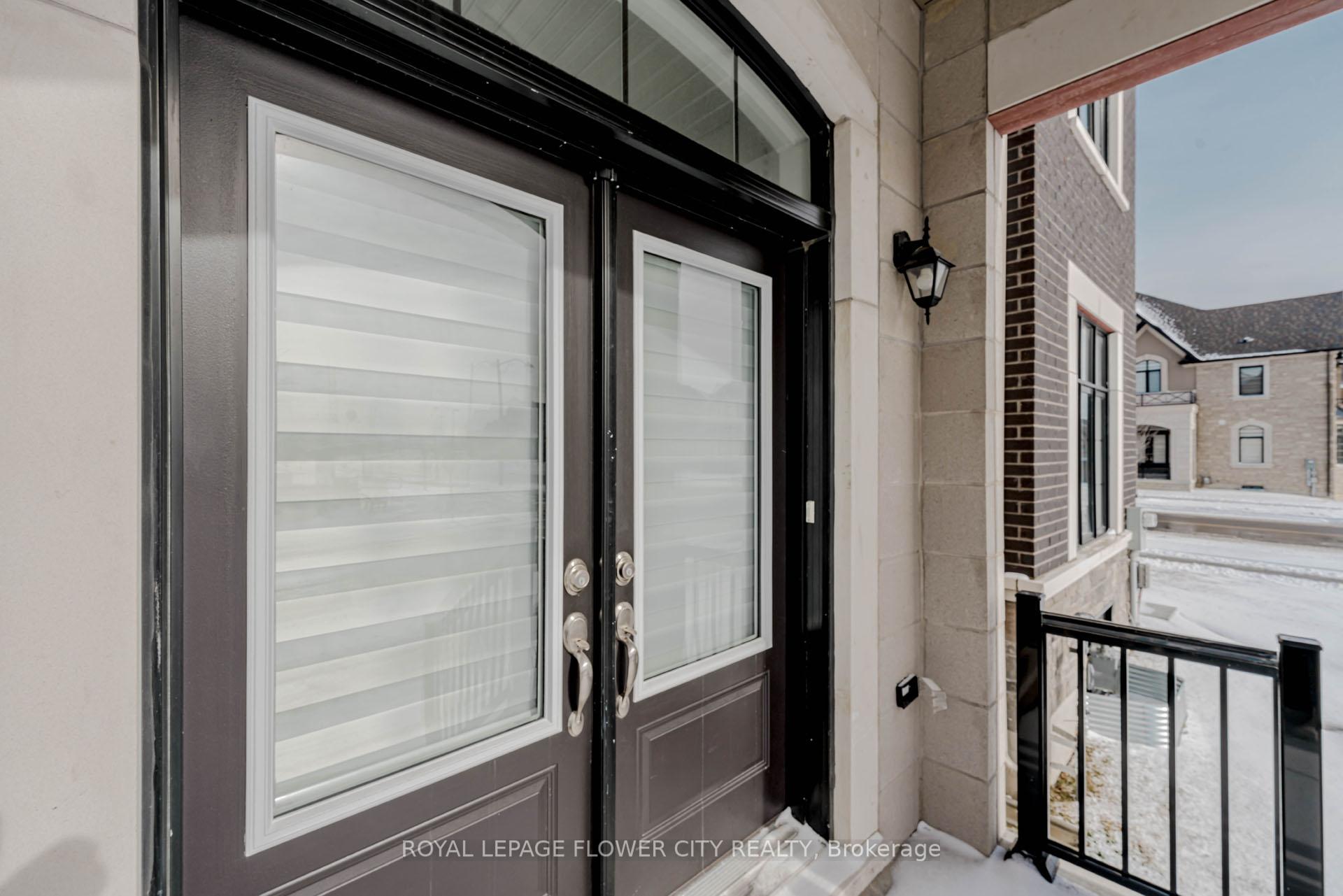 Photo 5 of 518 Kleinberg Summit Way, Vaughan, Kleinburg — HOMEH
