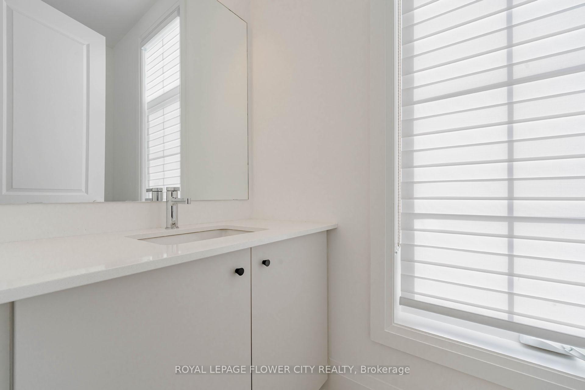 Photo 16 of 518 Kleinberg Summit Way, Vaughan, Kleinburg — HOMEH
