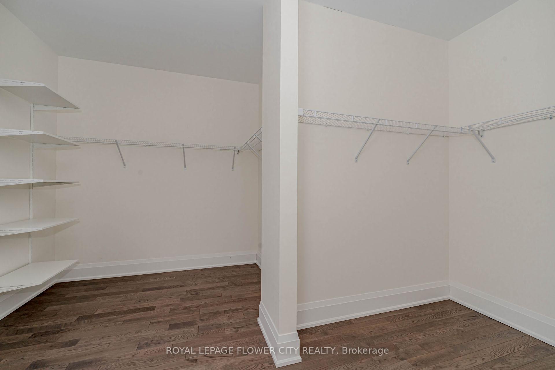 Photo 19 of 518 Kleinberg Summit Way, Vaughan, Kleinburg — HOMEH