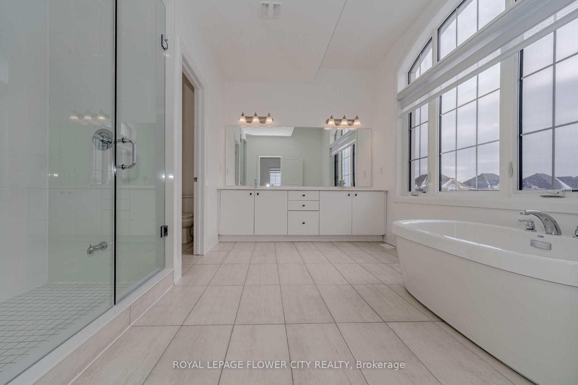 Photo 20 of 518 Kleinberg Summit Way, Vaughan, Kleinburg — HOMEH