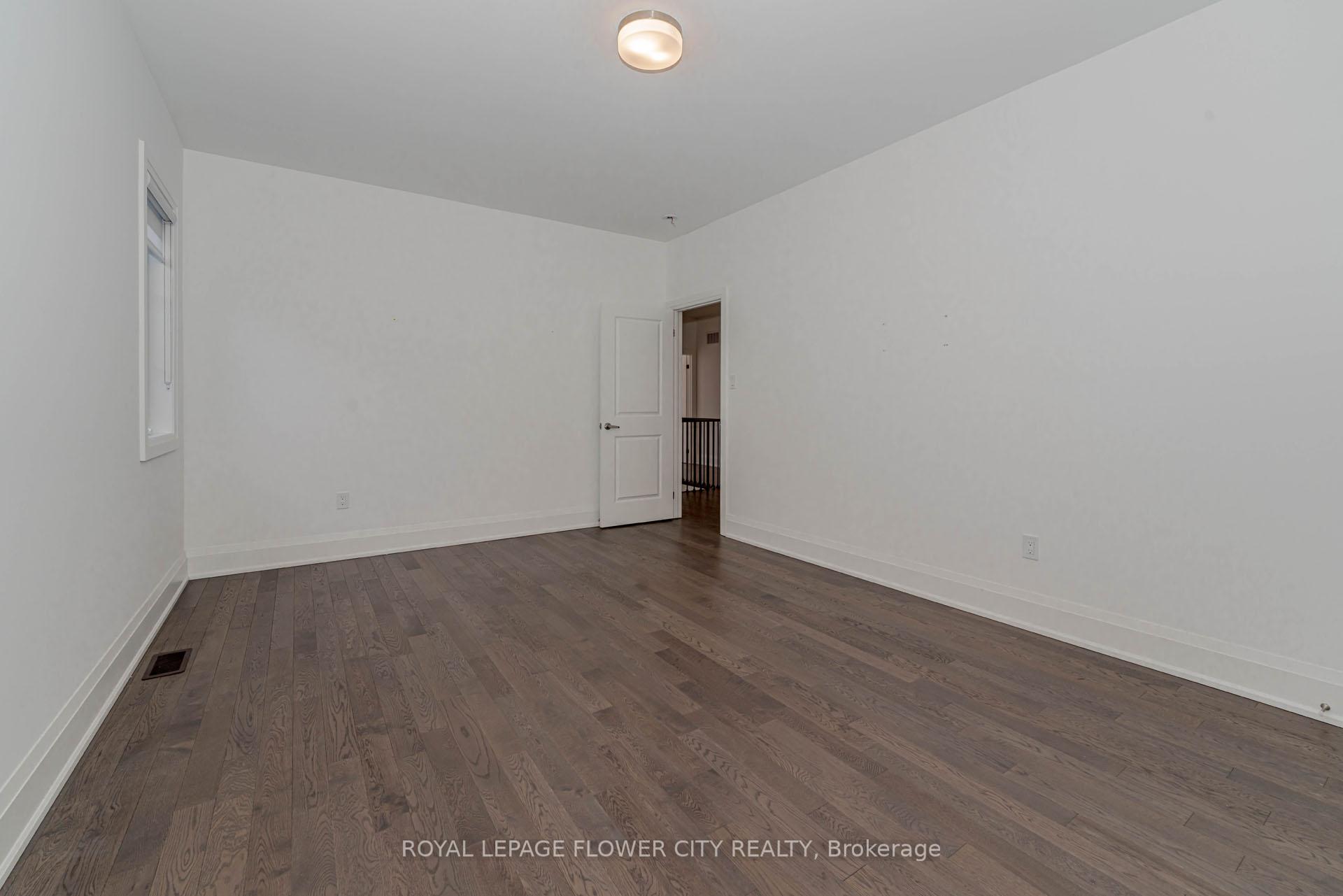 Photo 22 of 518 Kleinberg Summit Way, Vaughan, Kleinburg — HOMEH