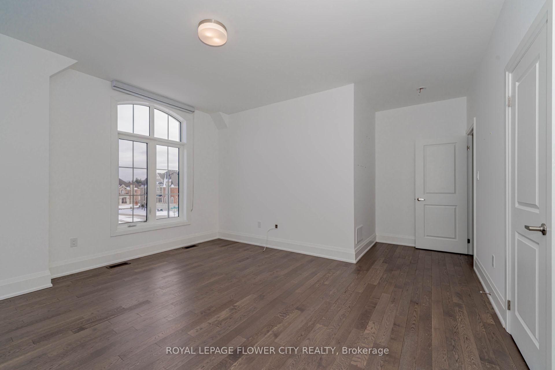Photo 29 of 518 Kleinberg Summit Way, Vaughan, Kleinburg — HOMEH