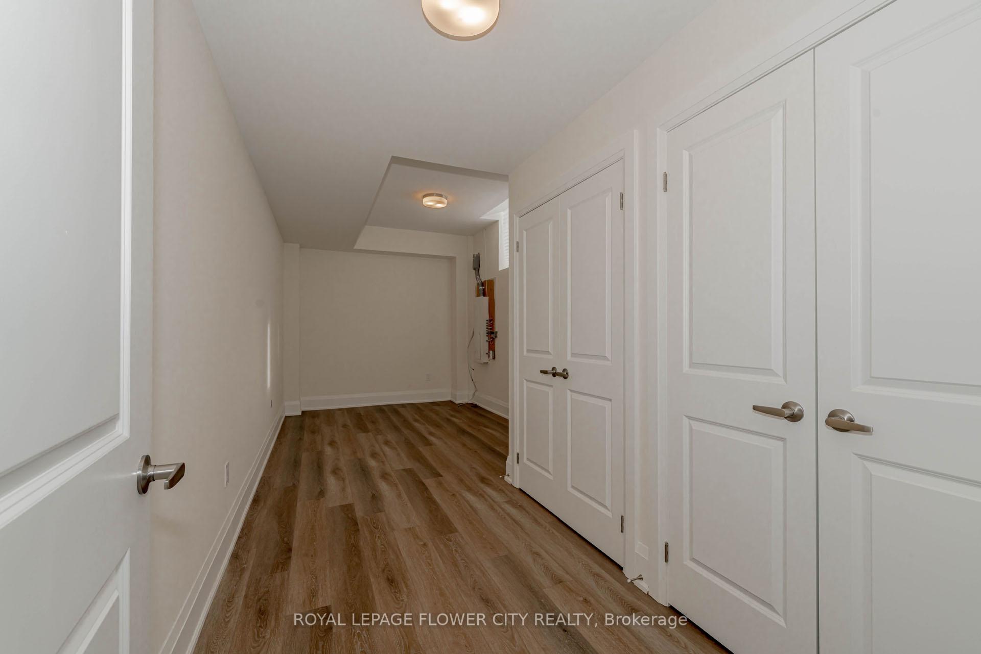 Photo 35 of 518 Kleinberg Summit Way, Vaughan, Kleinburg — HOMEH
