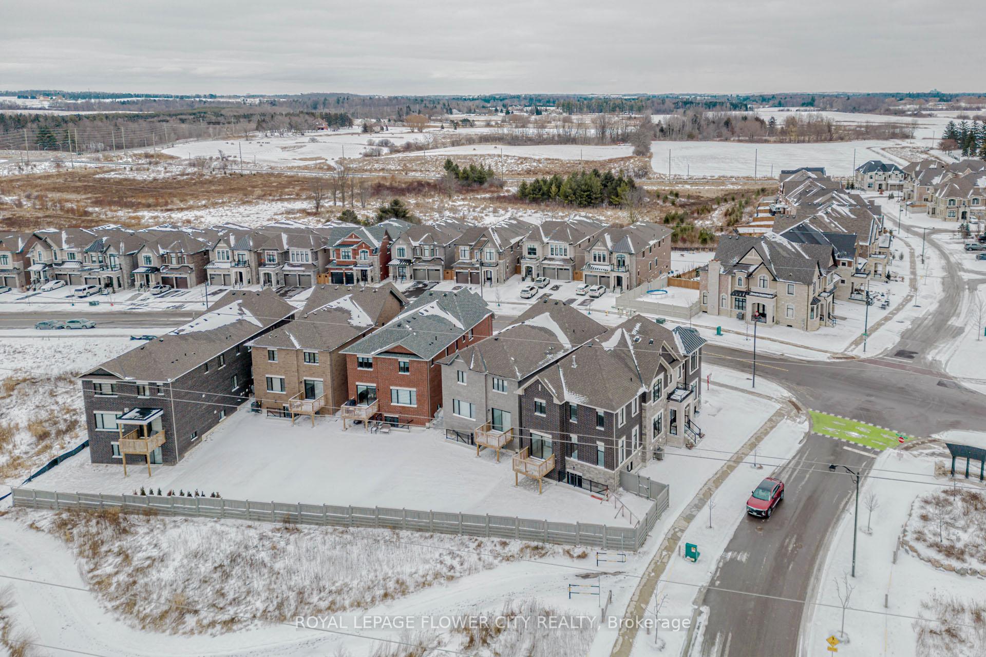 Photo 37 of 518 Kleinberg Summit Way, Vaughan, Kleinburg — HOMEH