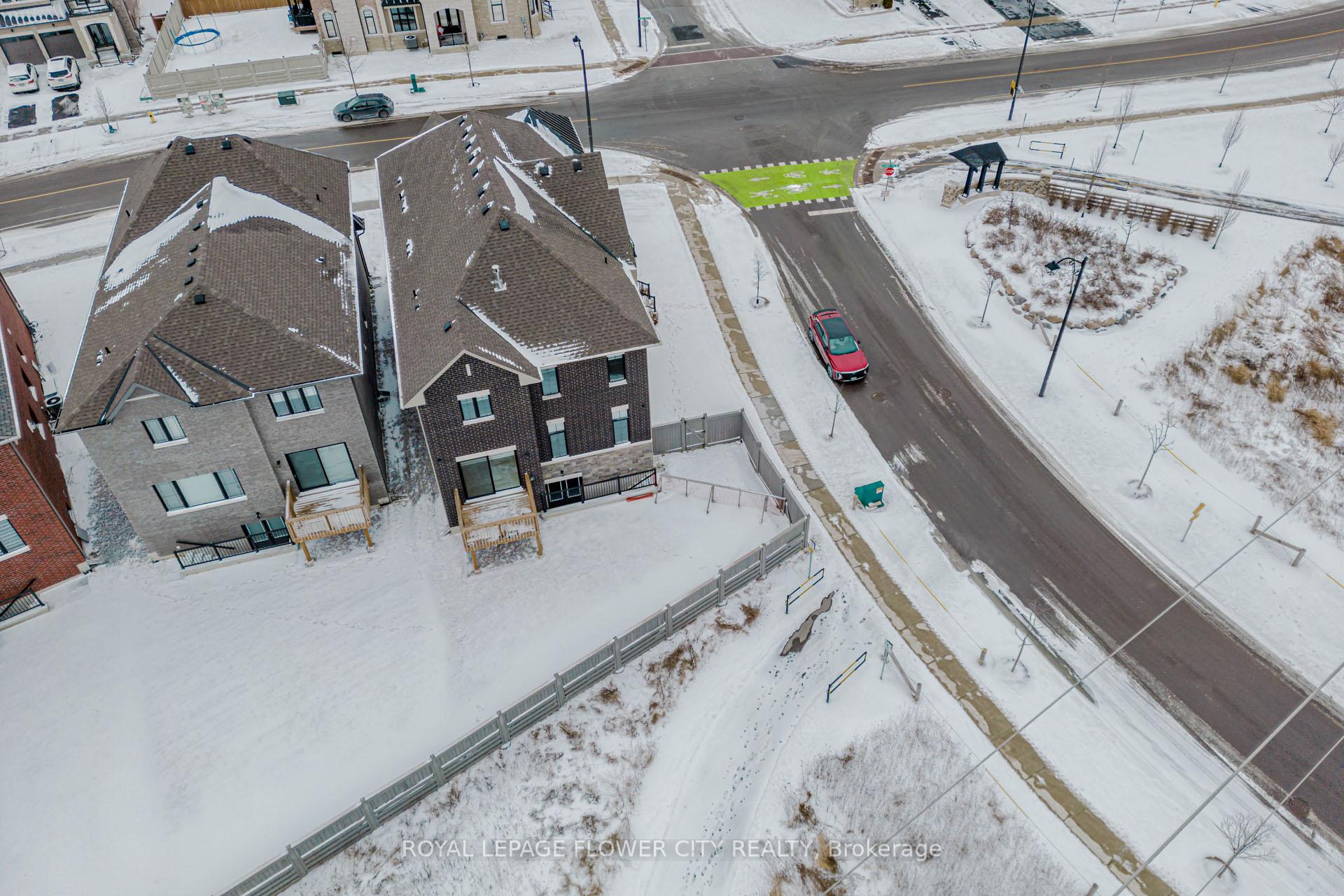 Photo 38 of 518 Kleinberg Summit Way, Vaughan, Kleinburg — HOMEH