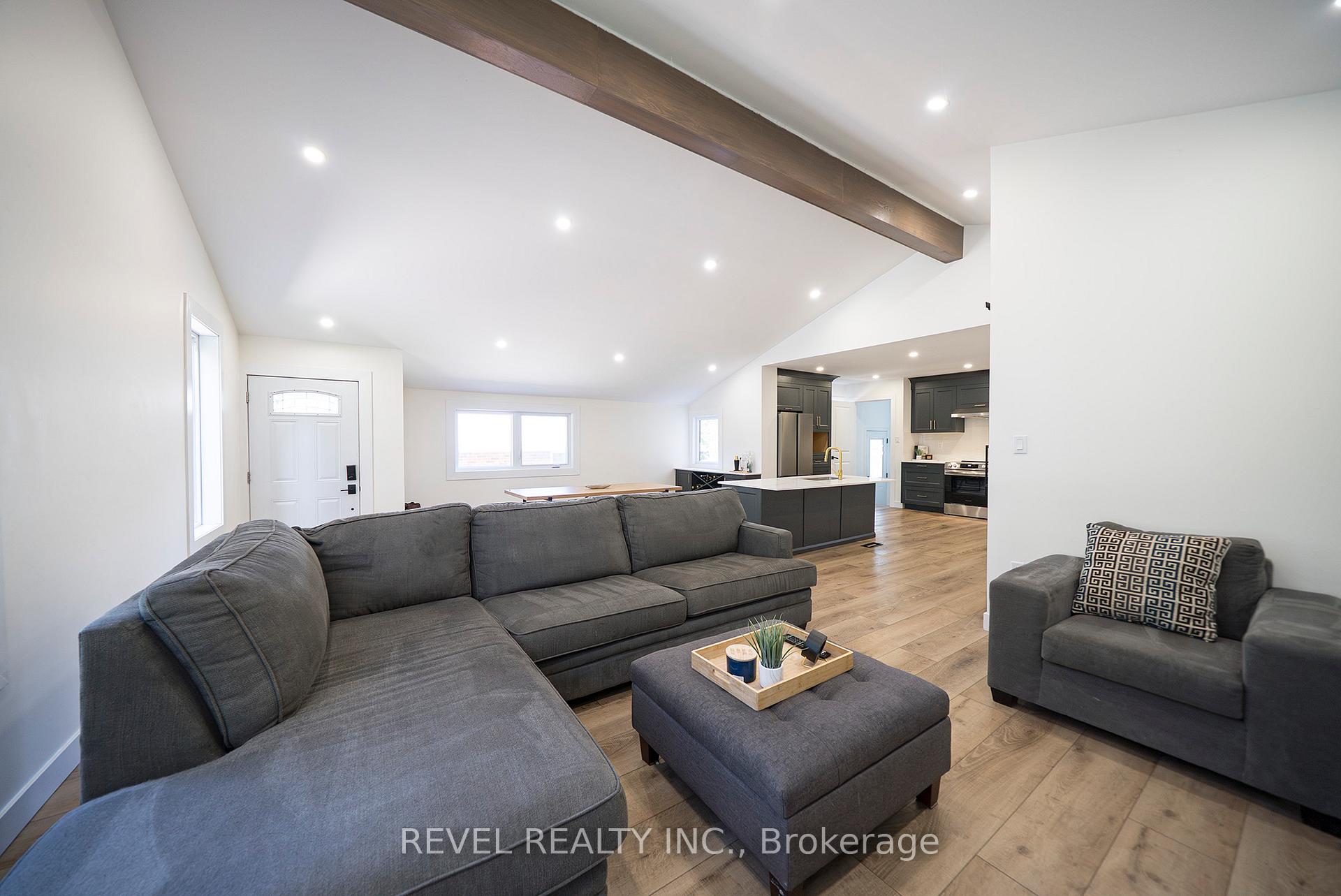 Photo 5 of 17 Flynn Avenue, Cambridge, Hespeler Village — HOMEH