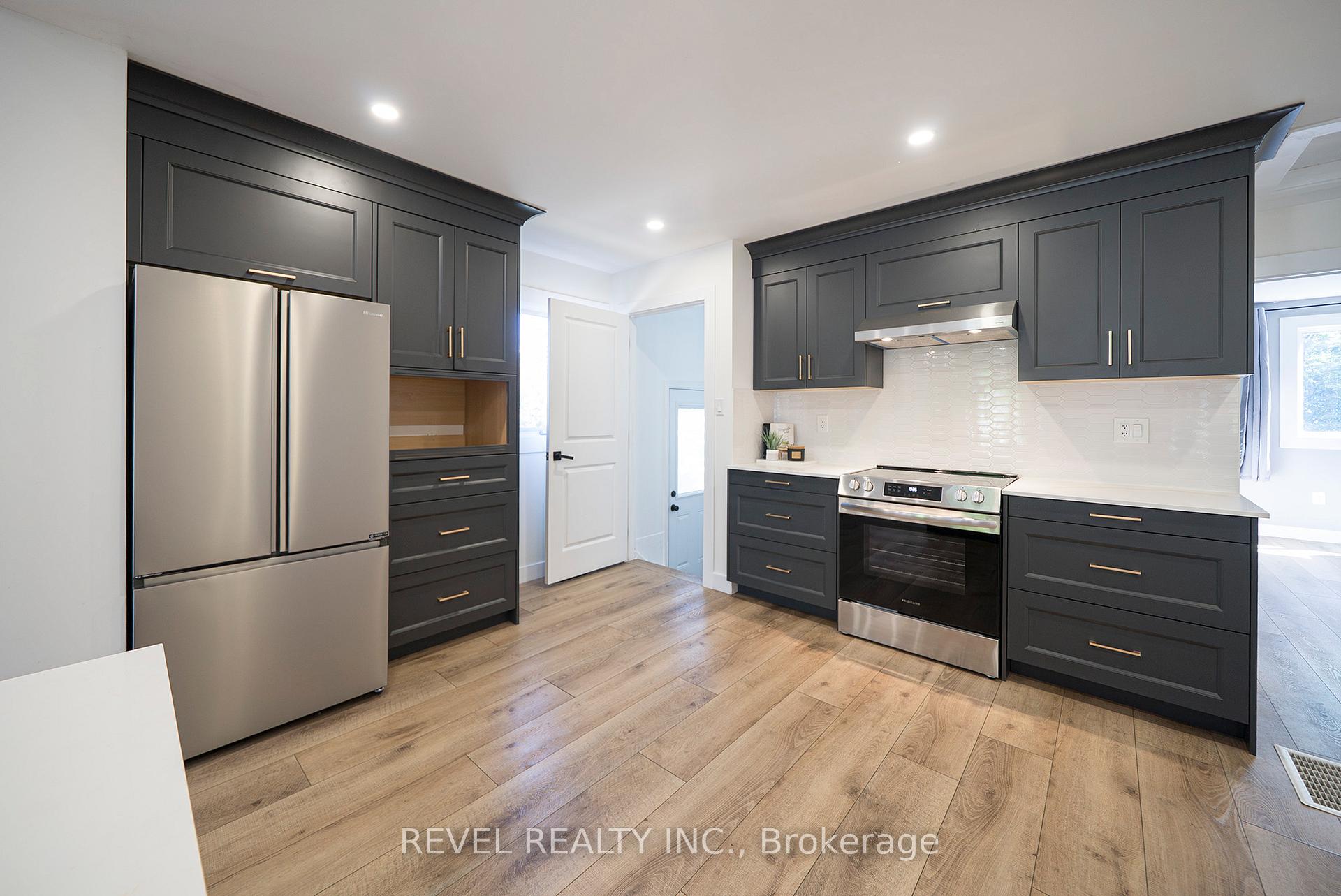 Photo 11 of 17 Flynn Avenue, Cambridge, Hespeler Village — HOMEH