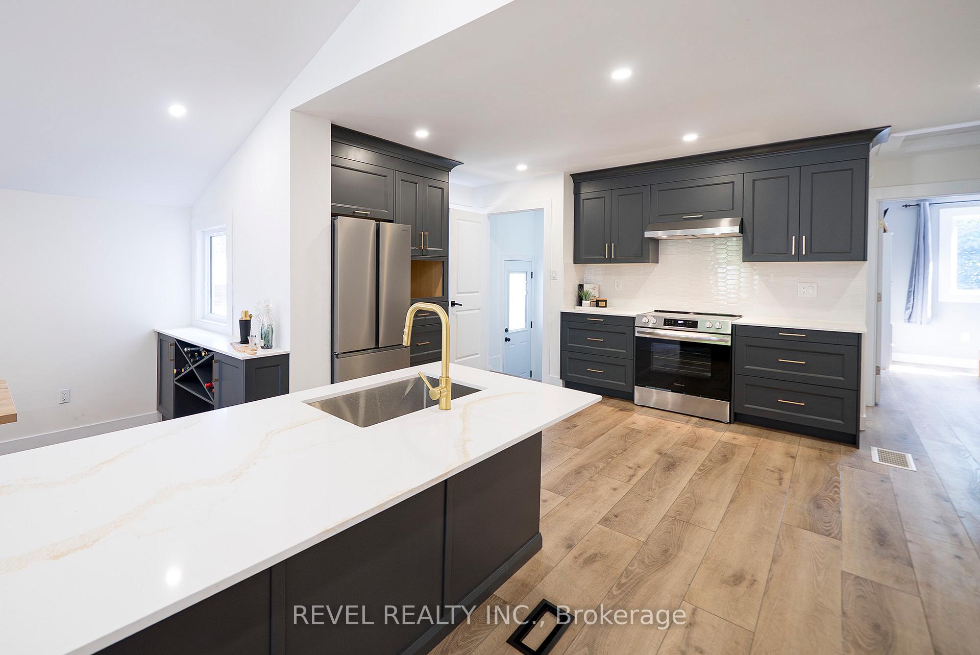 Photo 10 of 17 Flynn Avenue, Cambridge, Hespeler Village — HOMEH