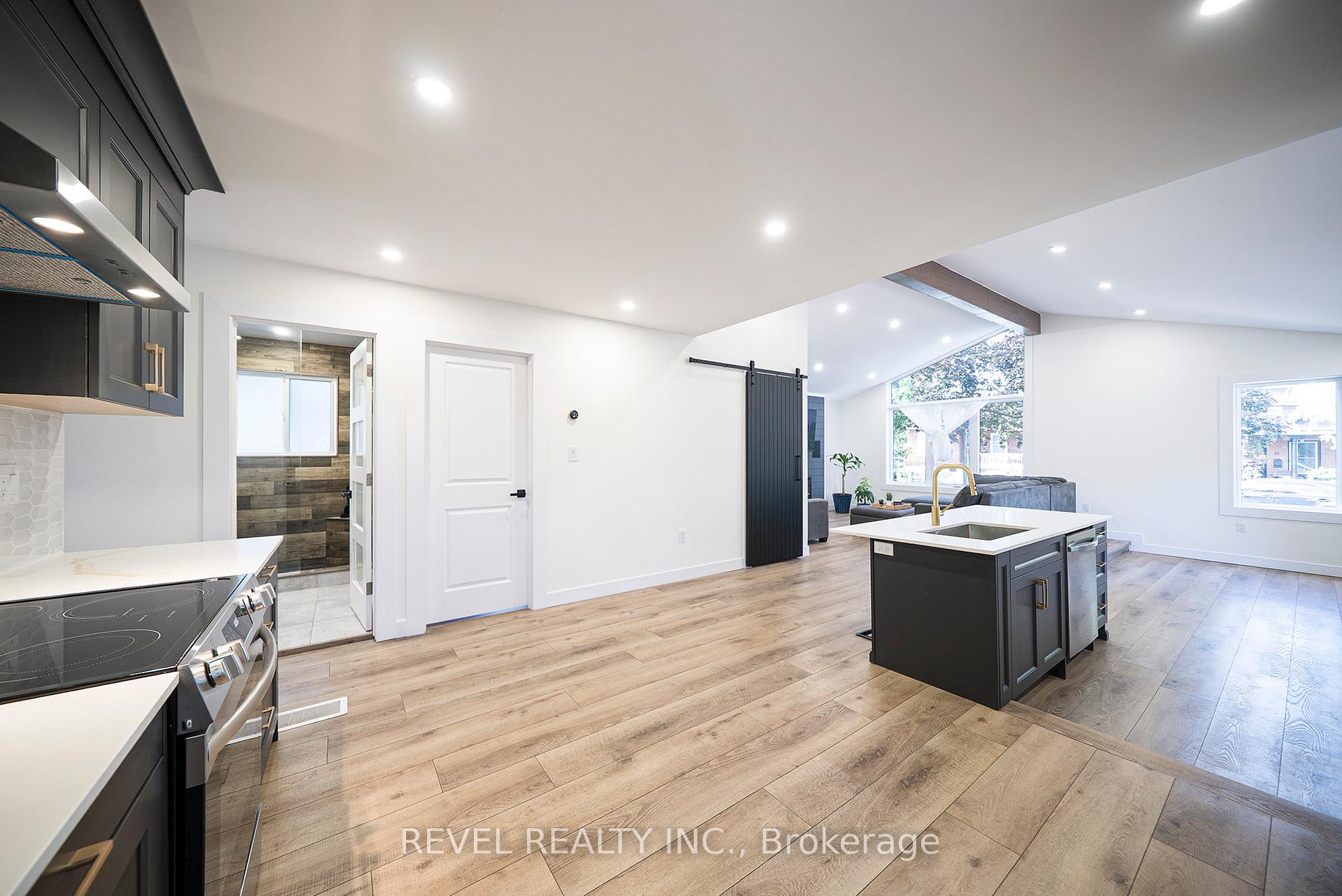 Photo 12 of 17 Flynn Avenue, Cambridge, Hespeler Village — HOMEH