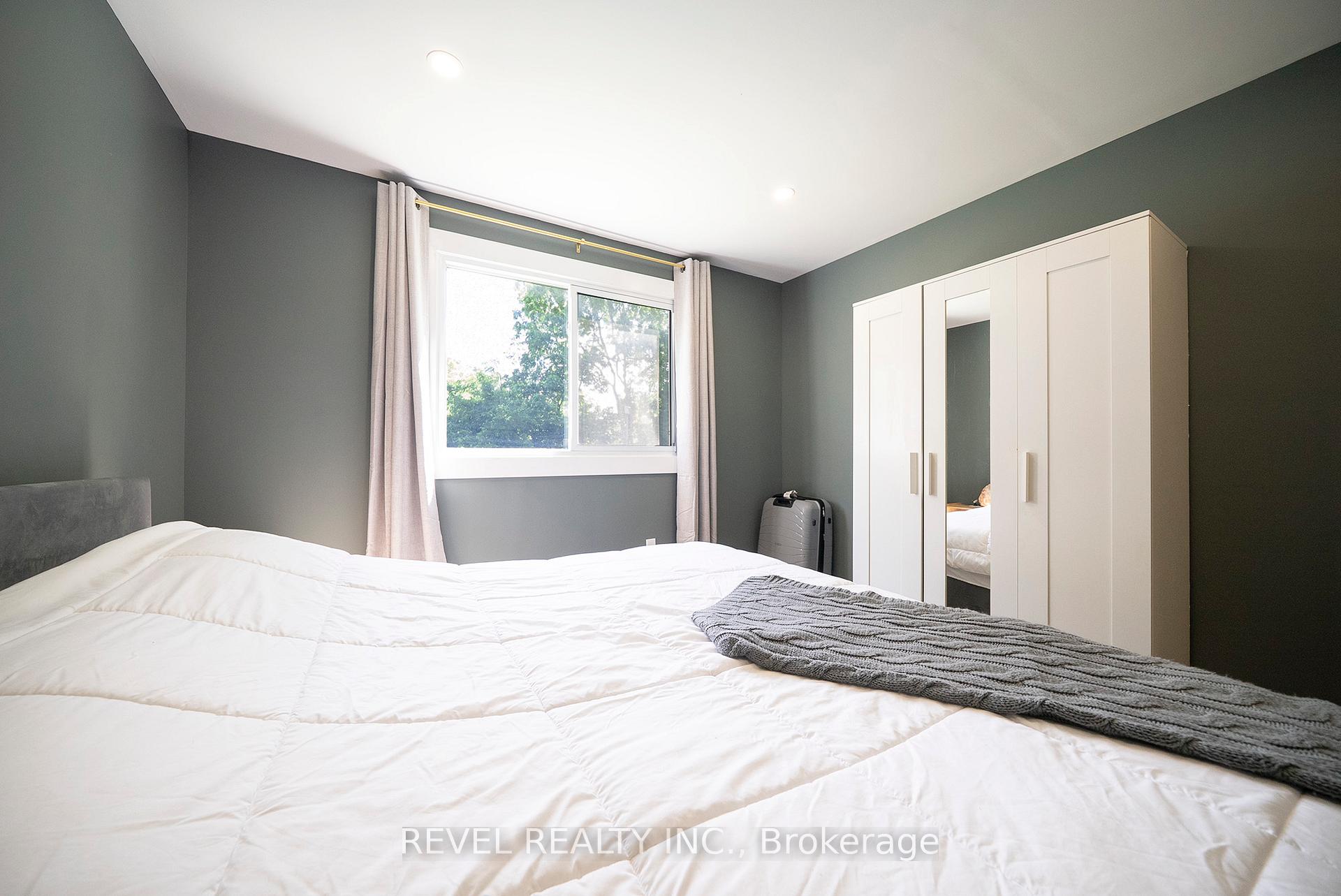 Photo 16 of 17 Flynn Avenue, Cambridge, Hespeler Village — HOMEH