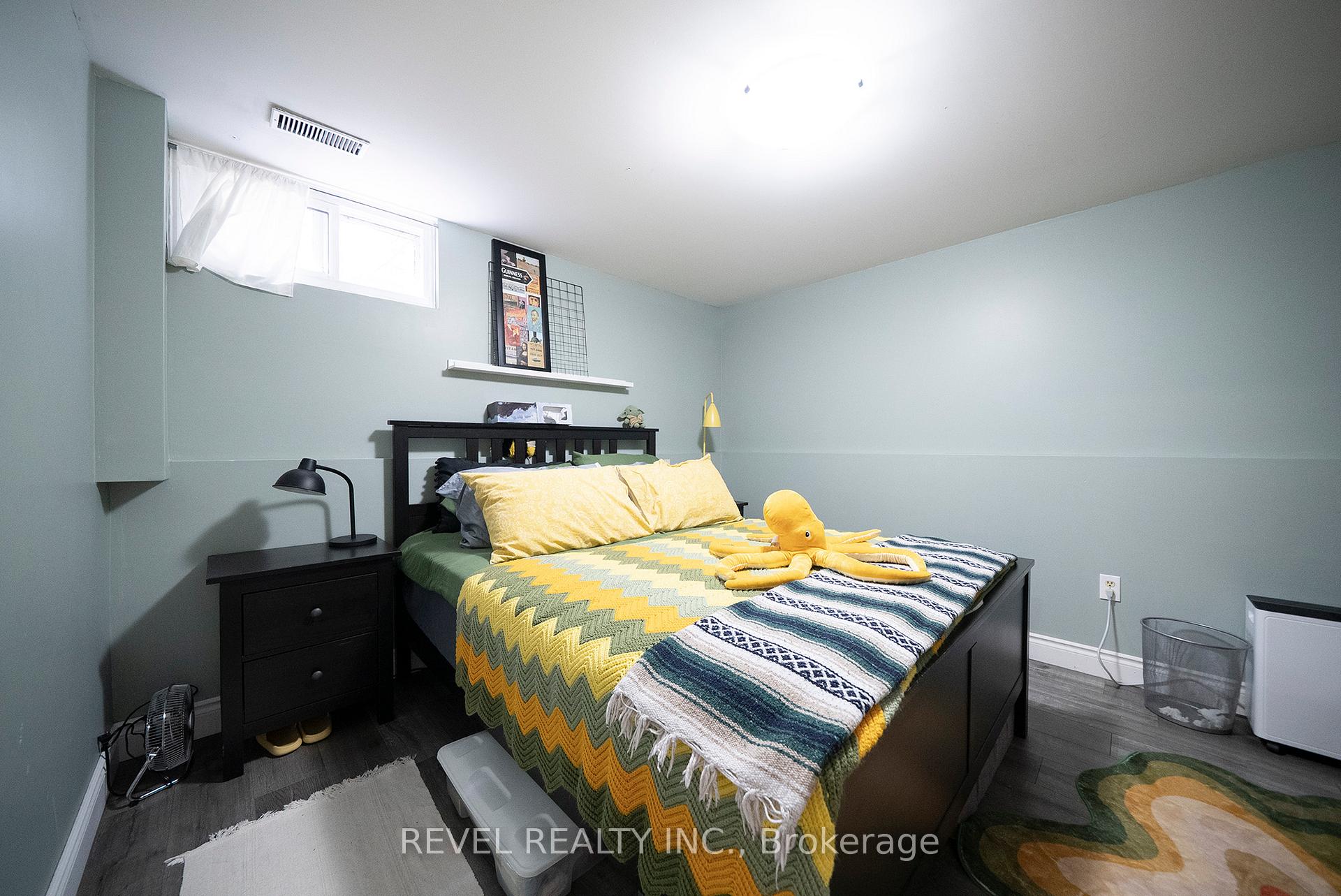 Photo 24 of 17 Flynn Avenue, Cambridge, Hespeler Village — HOMEH