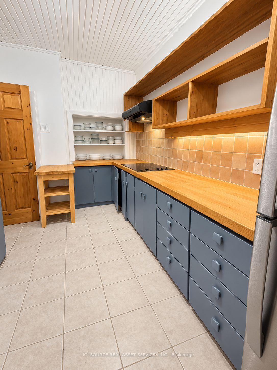 Photo 3 of Unit 2, 12 Somerset Street W, Ottawa, Ottawa Centre/Golden Triangle — HOMEH