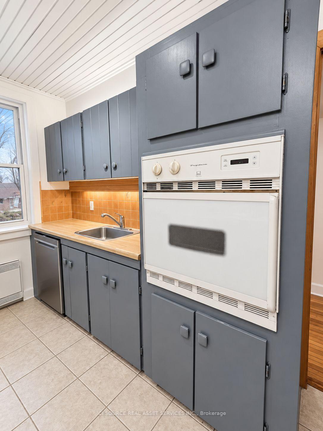 Photo 4 of Unit 2, 12 Somerset Street W, Ottawa, Ottawa Centre/Golden Triangle — HOMEH