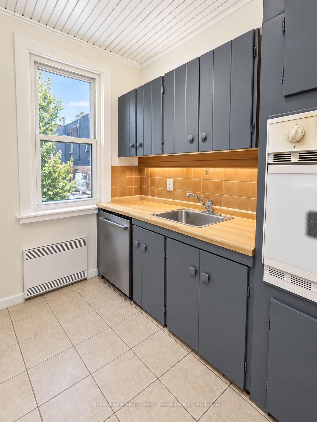 Photo 5 of Unit 2, 12 Somerset Street W, Ottawa, Ottawa Centre/Golden Triangle — HOMEH