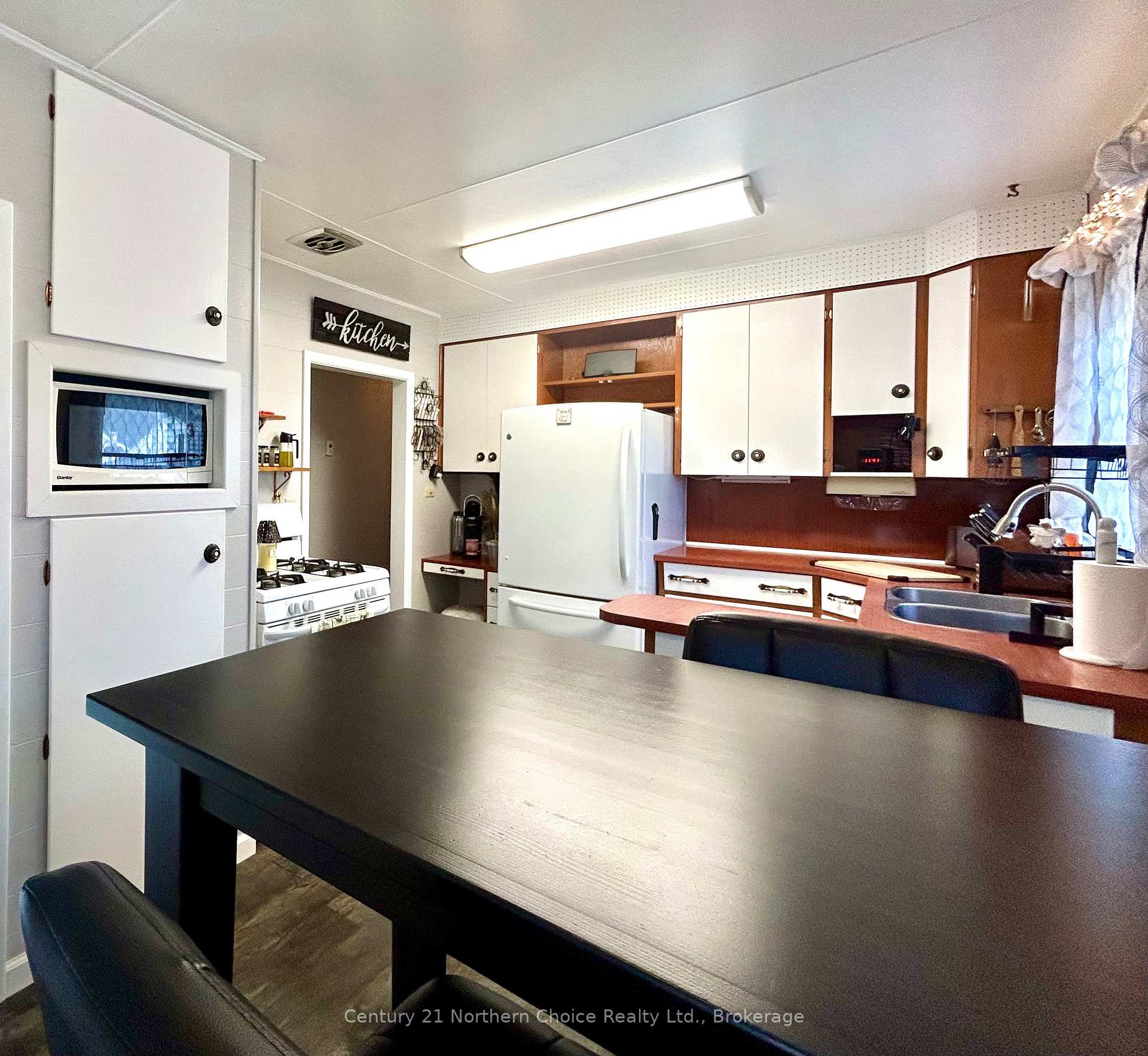 Photo 7 of 746 Thompson Street, Fort Frances — HOMEH