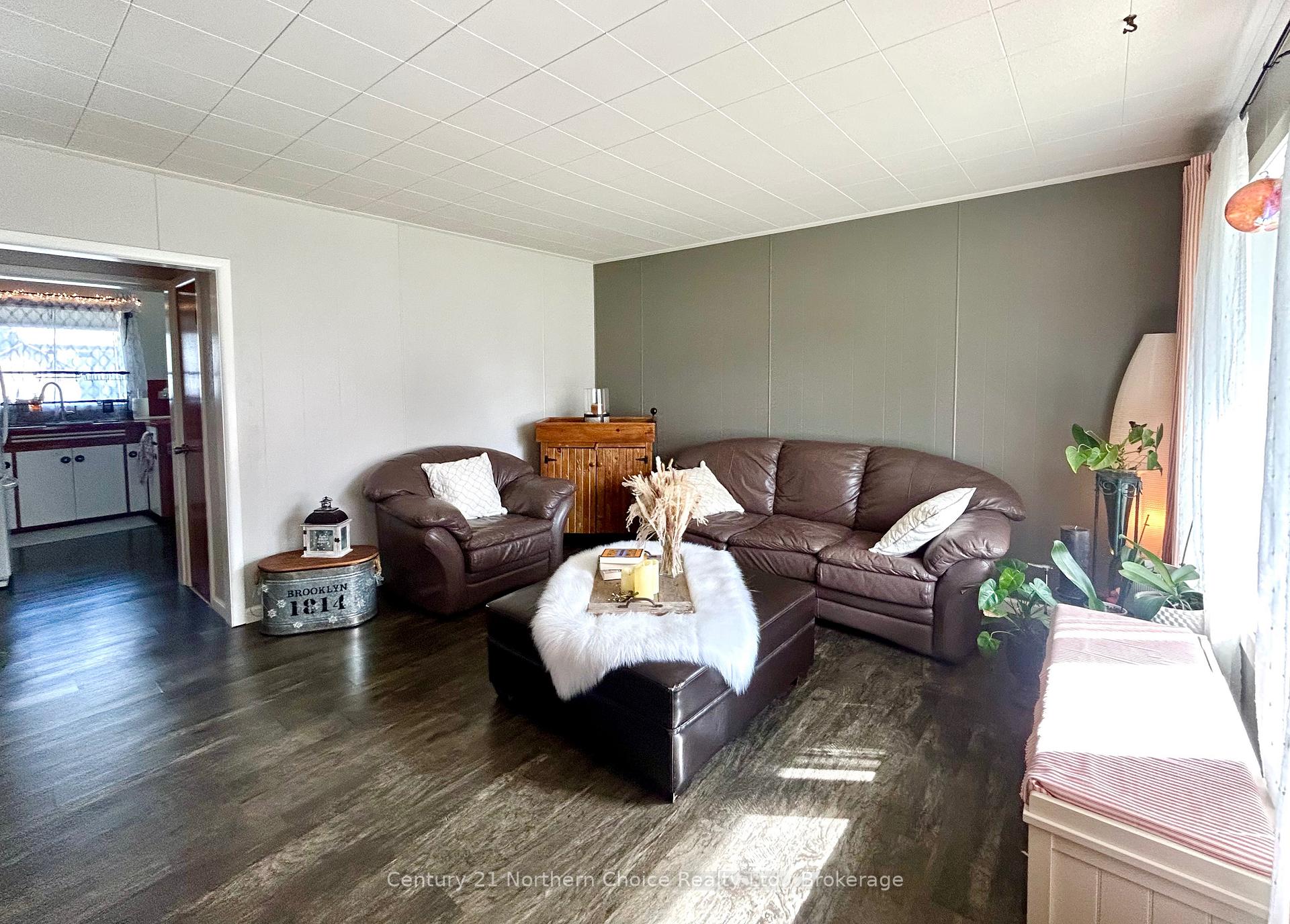Photo 10 of 746 Thompson Street, Fort Frances — HOMEH