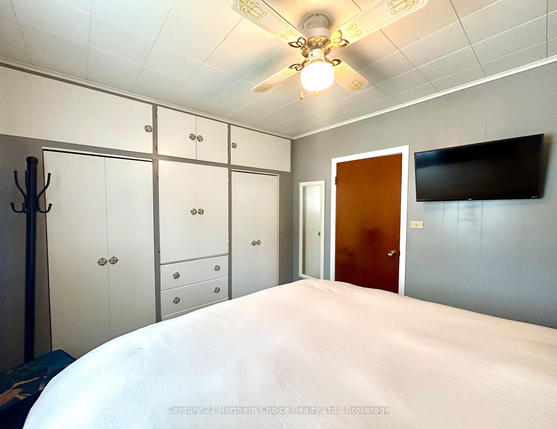 Photo 17 of 746 Thompson Street, Fort Frances — HOMEH