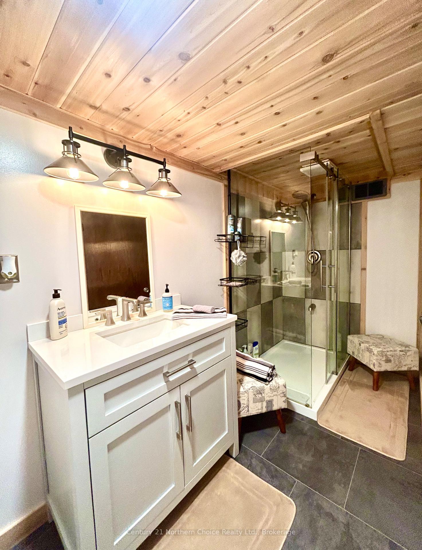 Photo 24 of 746 Thompson Street, Fort Frances — HOMEH