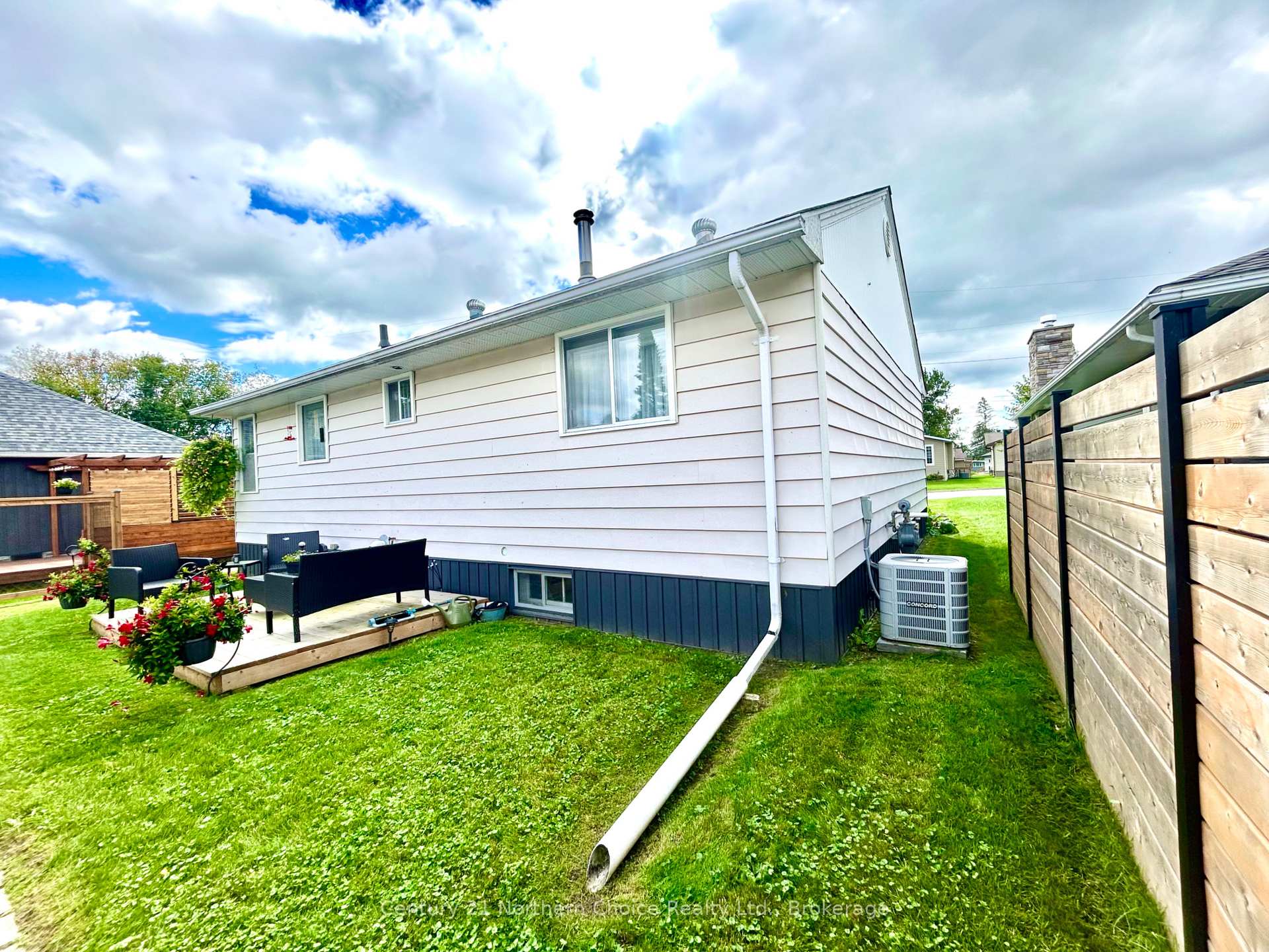 Photo 28 of 746 Thompson Street, Fort Frances — HOMEH