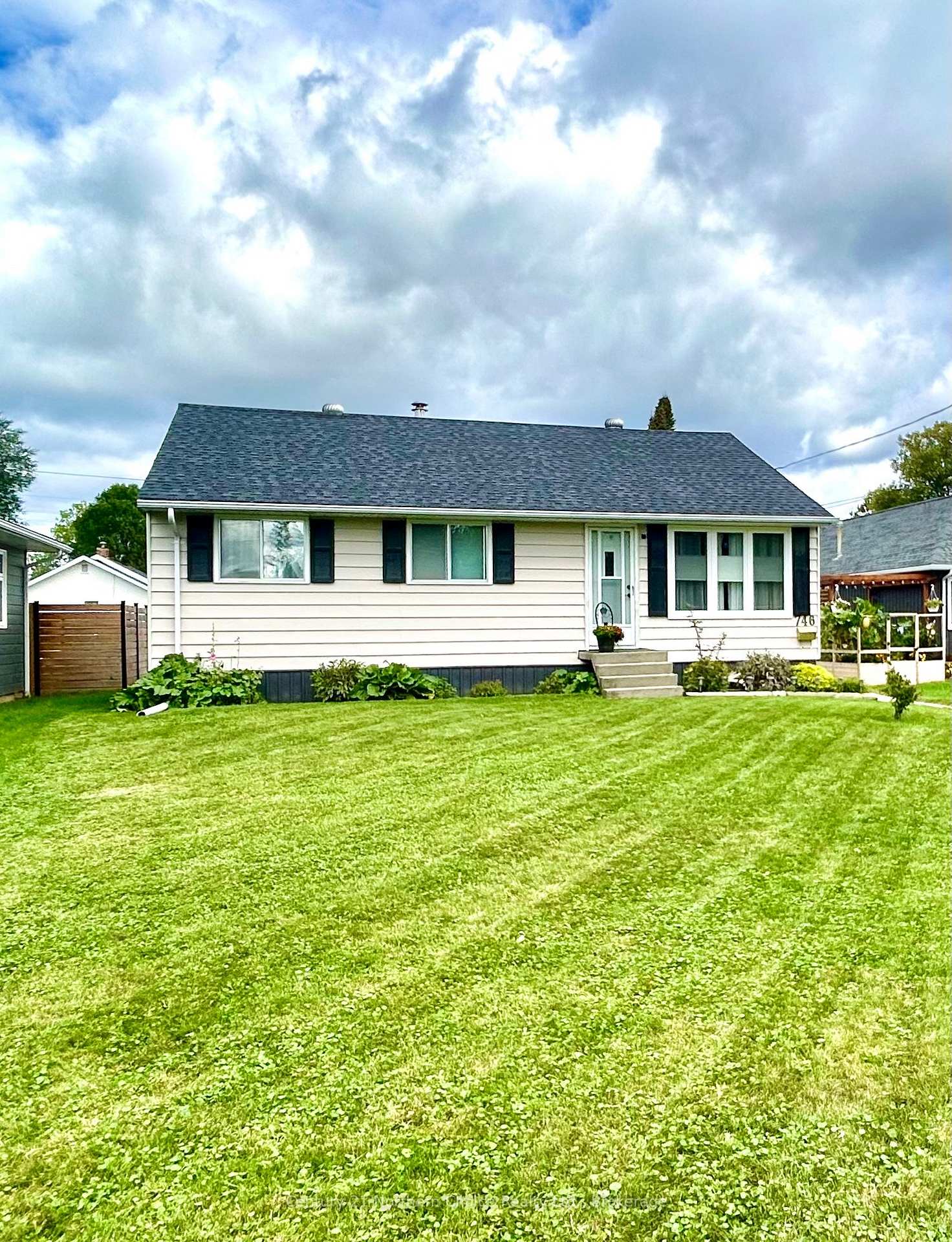 Photo 29 of 746 Thompson Street, Fort Frances — HOMEH