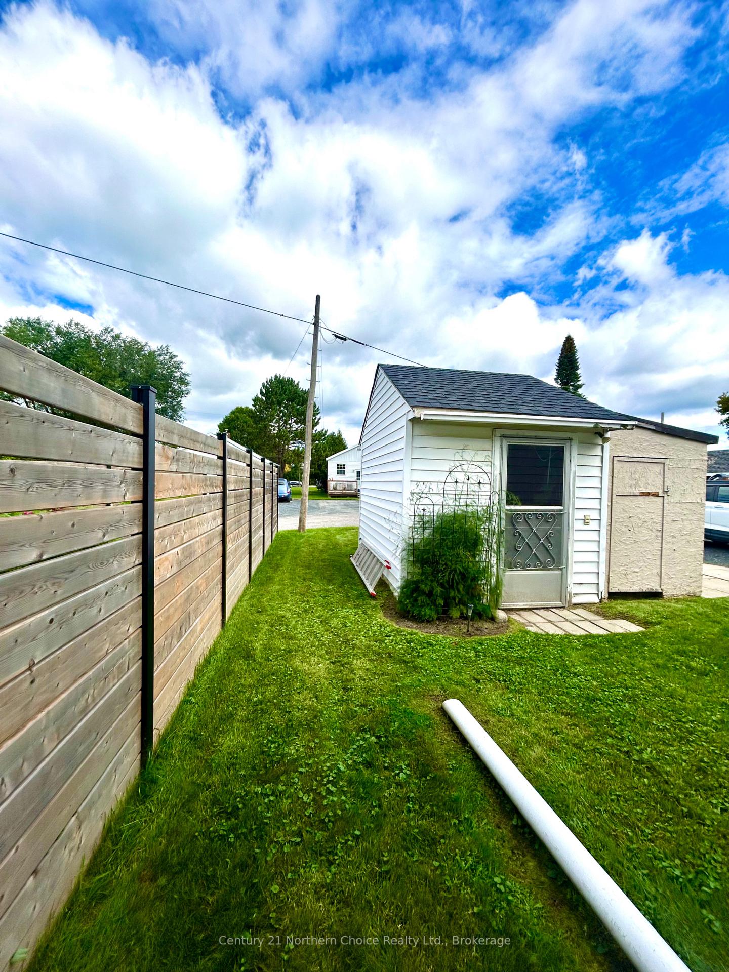 Photo 30 of 746 Thompson Street, Fort Frances — HOMEH