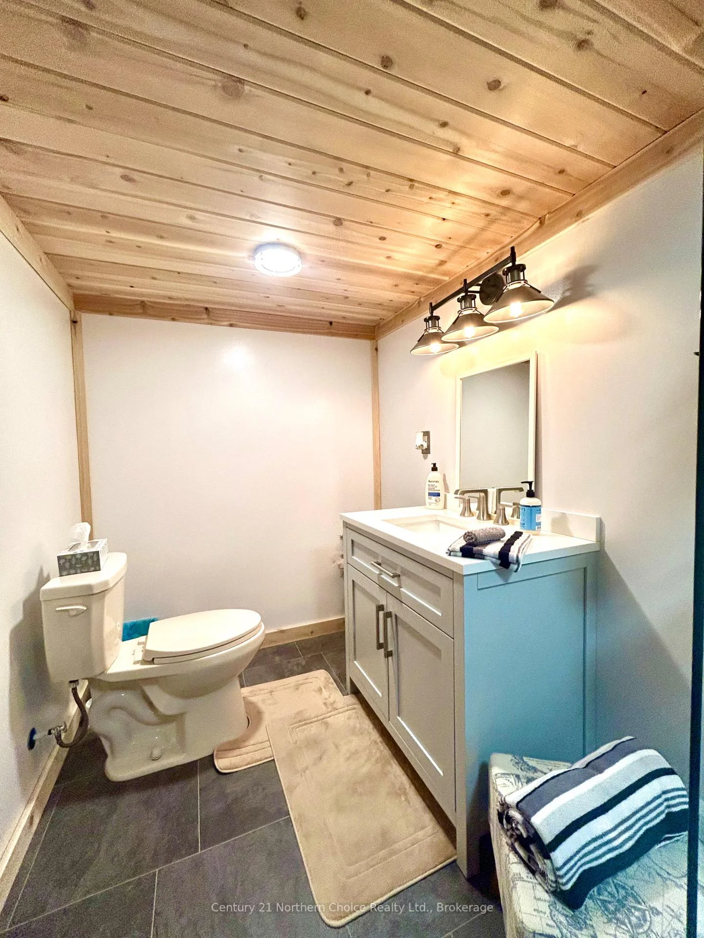 Photo 31 of 746 Thompson Street, Fort Frances — HOMEH