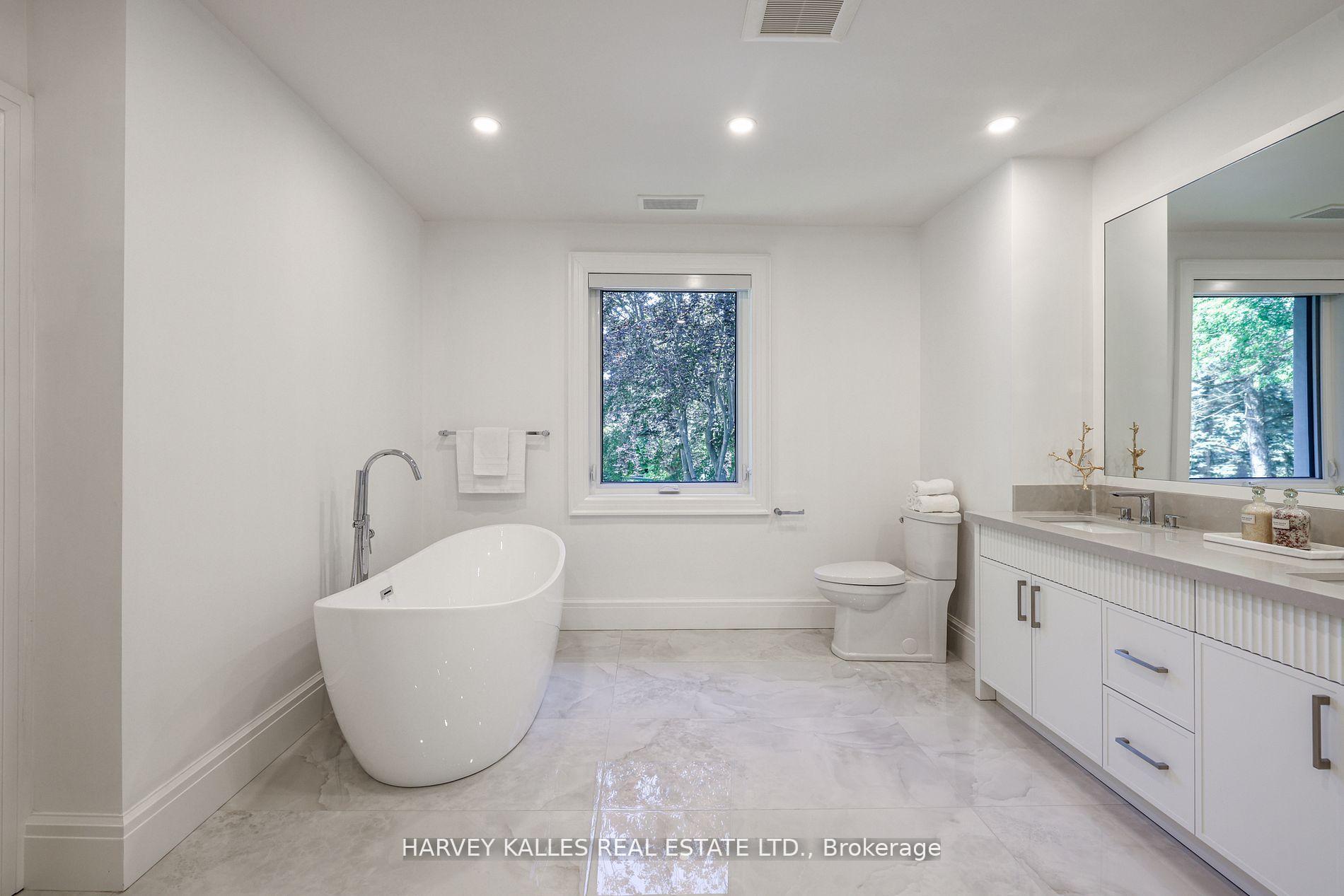 Photo 20 of 34 Fifeshire Road, North York, St. Andrew-Windfields — HOMEH