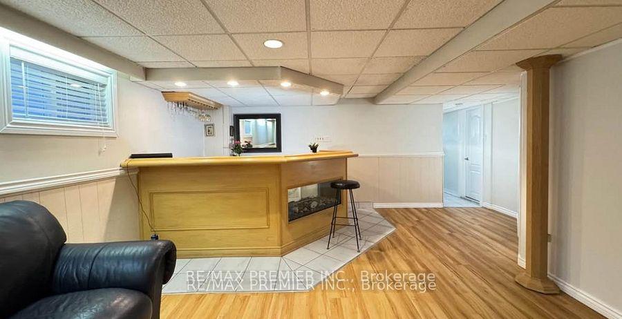 Photo 2 of 3551 Burningelm Crescent, Mississauga, Applewood — HOMEH