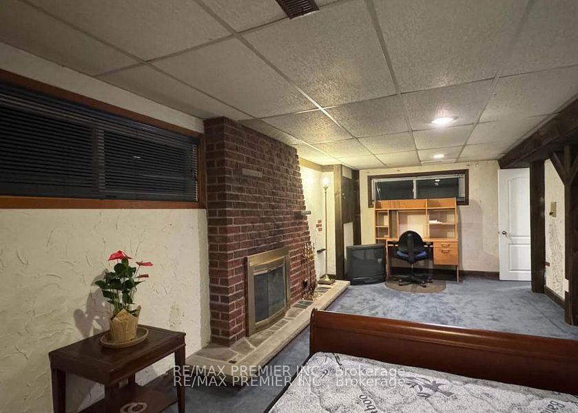 Photo 4 of 3551 Burningelm Crescent, Mississauga, Applewood — HOMEH