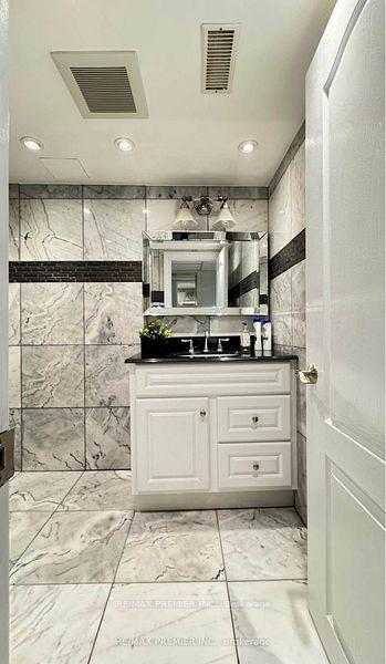 Photo 6 of 3551 Burningelm Crescent, Mississauga, Applewood — HOMEH