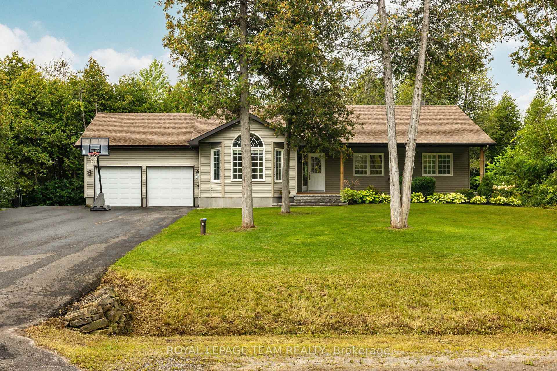 Photo 1 of 44 Meadowglen Circle, North Grenville, North Grenville Twp (Kemptville South) — HOMEH