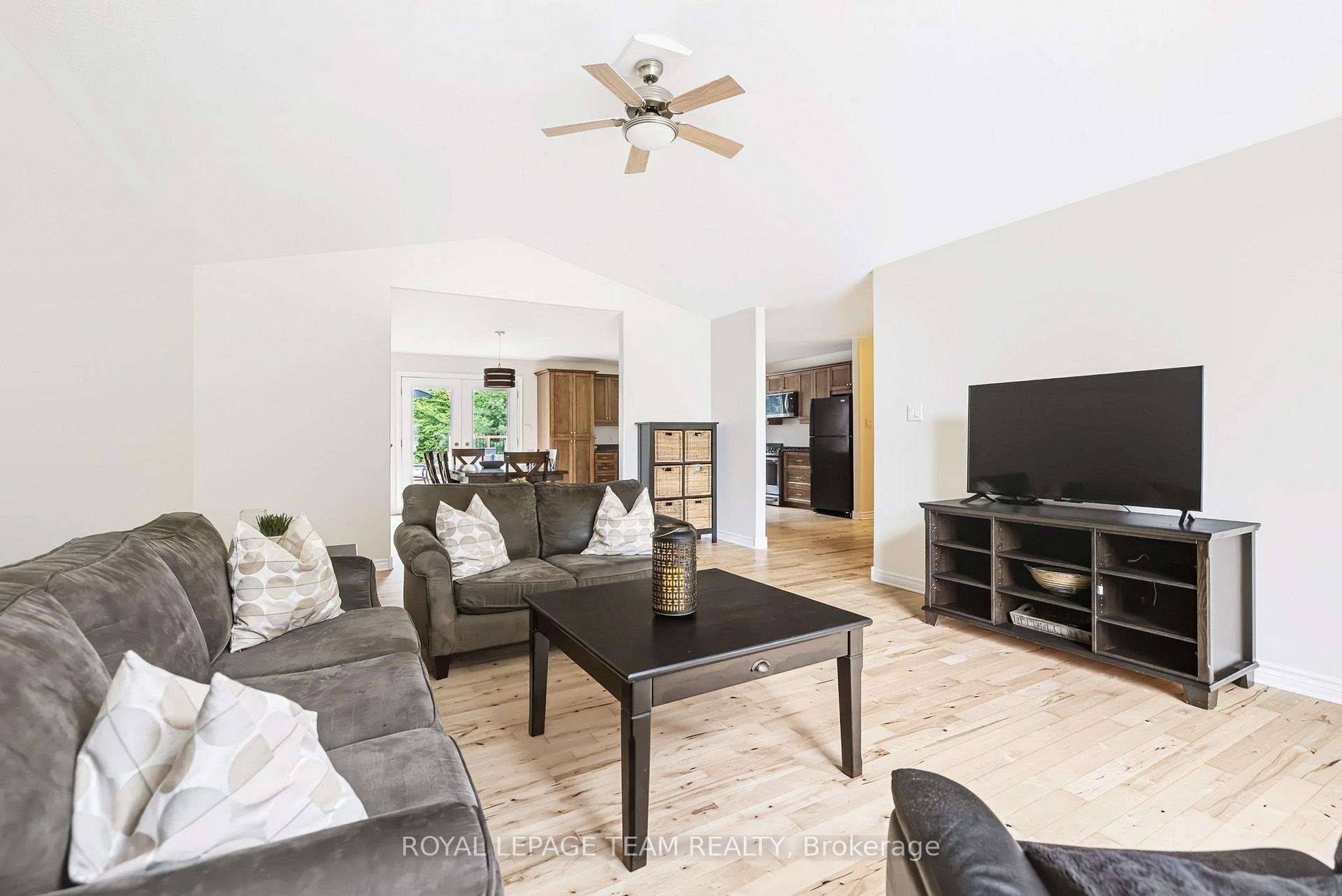 Photo 9 of 44 Meadowglen Circle, North Grenville, North Grenville Twp (Kemptville South) — HOMEH