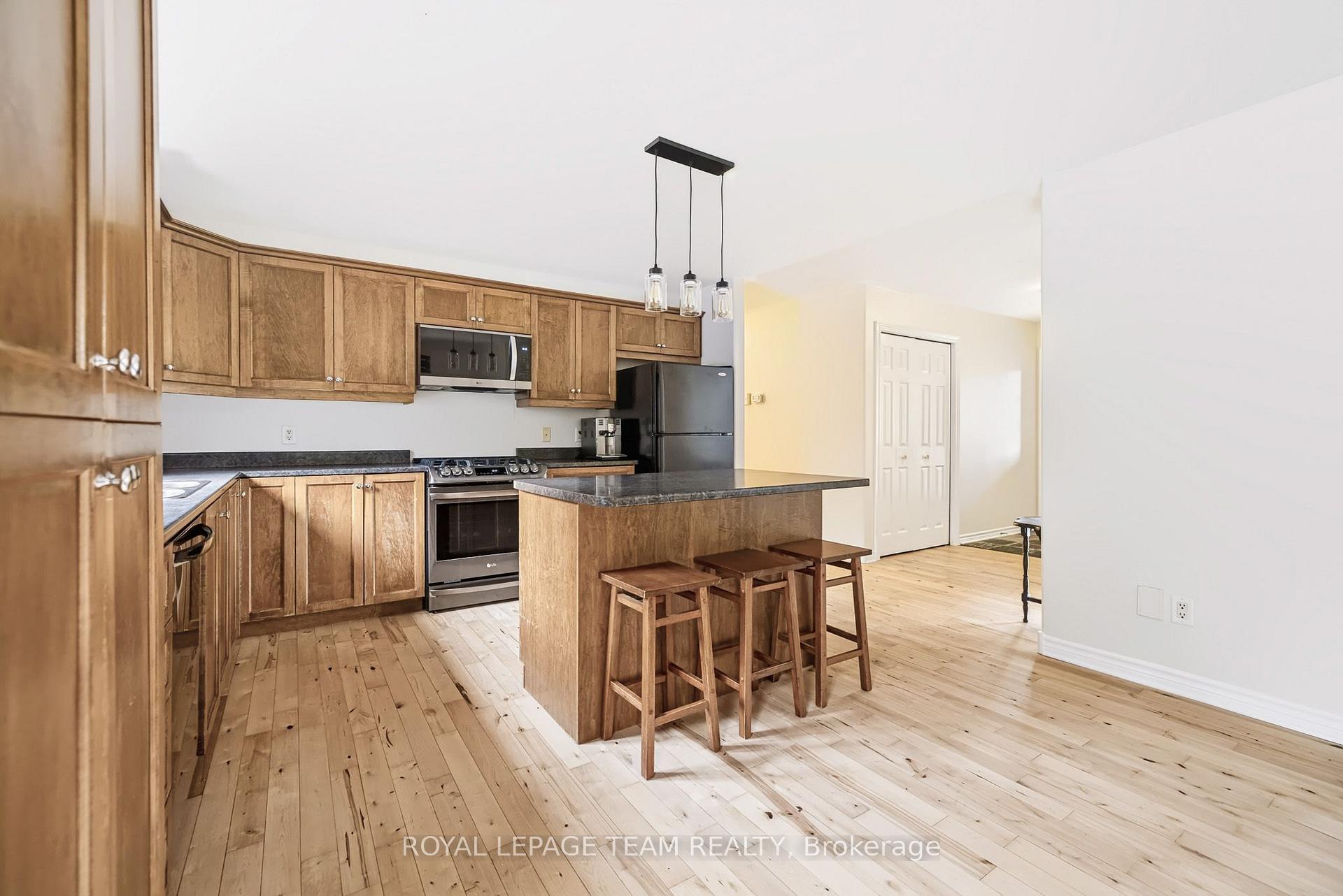 Photo 13 of 44 Meadowglen Circle, North Grenville, North Grenville Twp (Kemptville South) — HOMEH