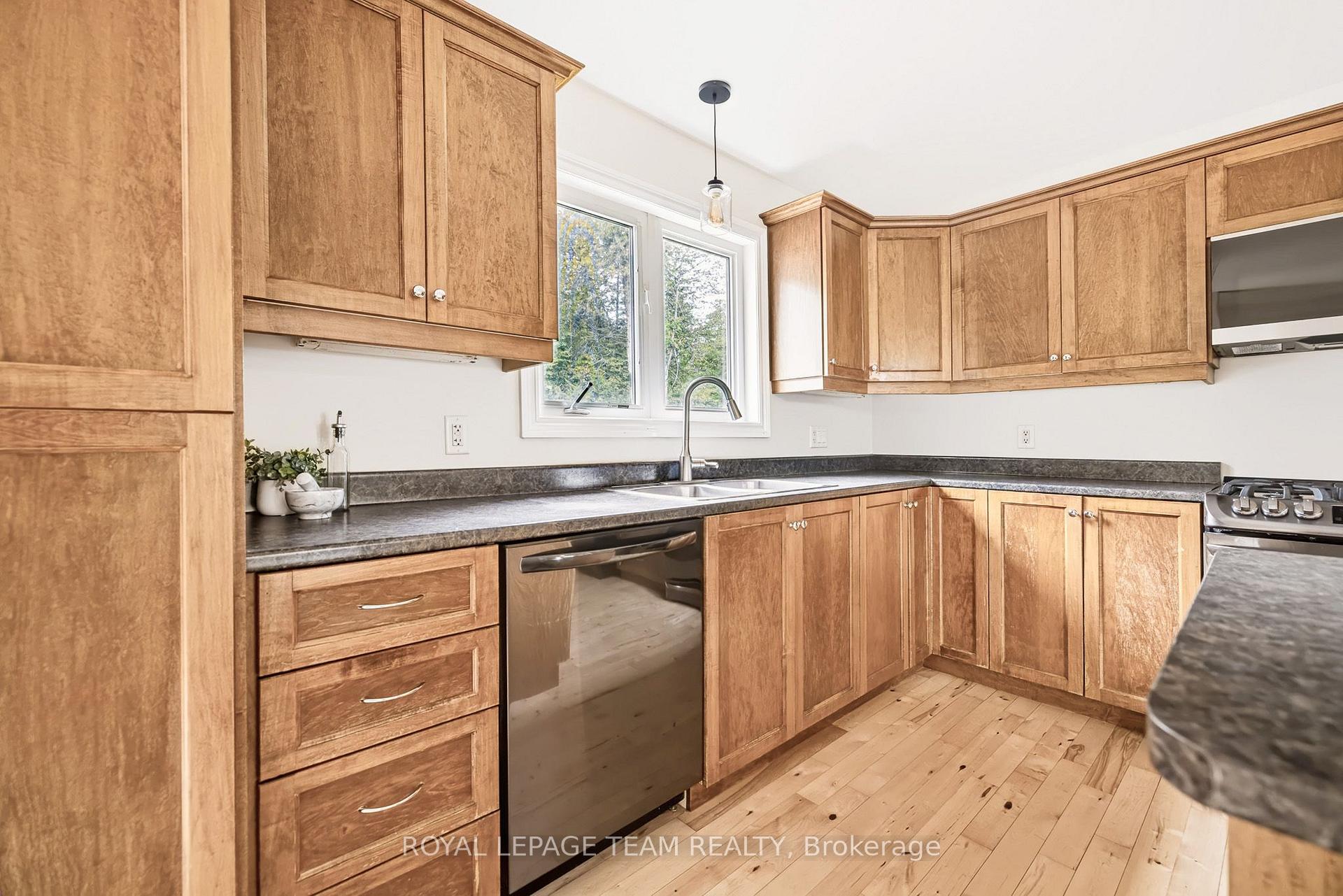 Photo 14 of 44 Meadowglen Circle, North Grenville, North Grenville Twp (Kemptville South) — HOMEH
