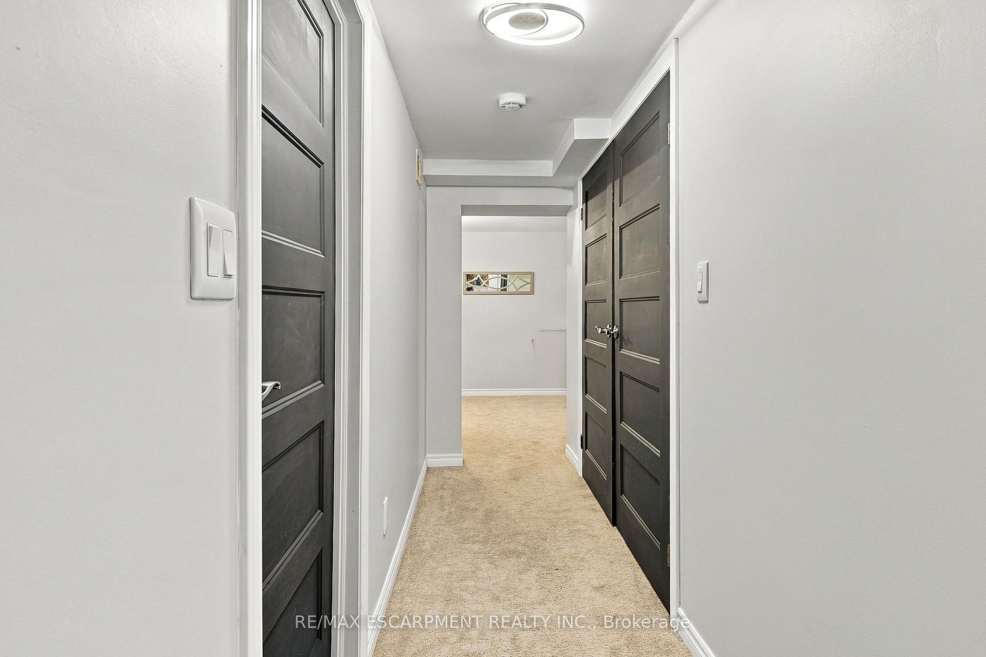 Photo 20 of Unit 4, 3204 New Street, Burlington, Roseland — HOMEH