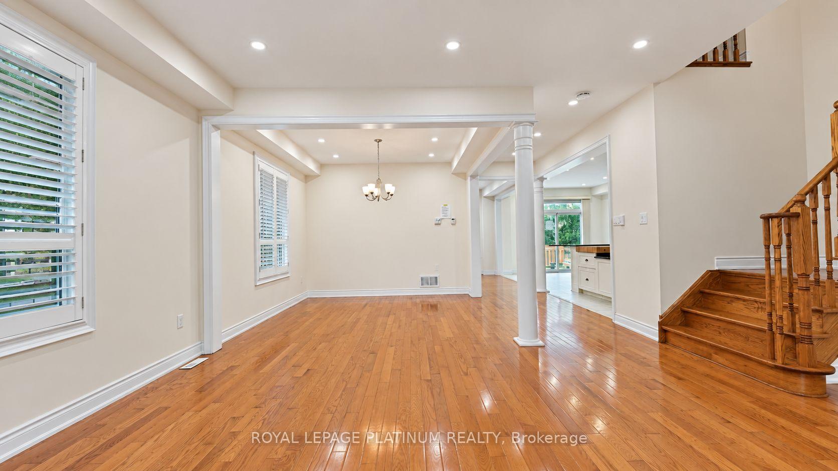 Photo 5 of 146 Sandringham Drive, Barrie, Innis-Shore — HOMEH