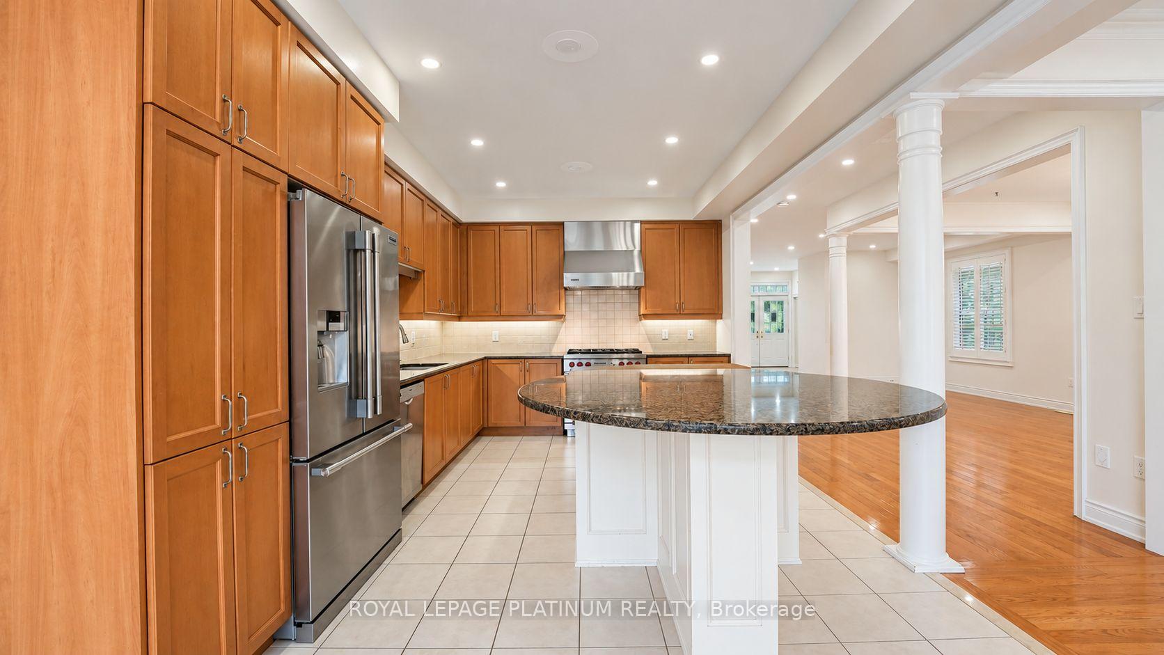 Photo 8 of 146 Sandringham Drive, Barrie, Innis-Shore — HOMEH