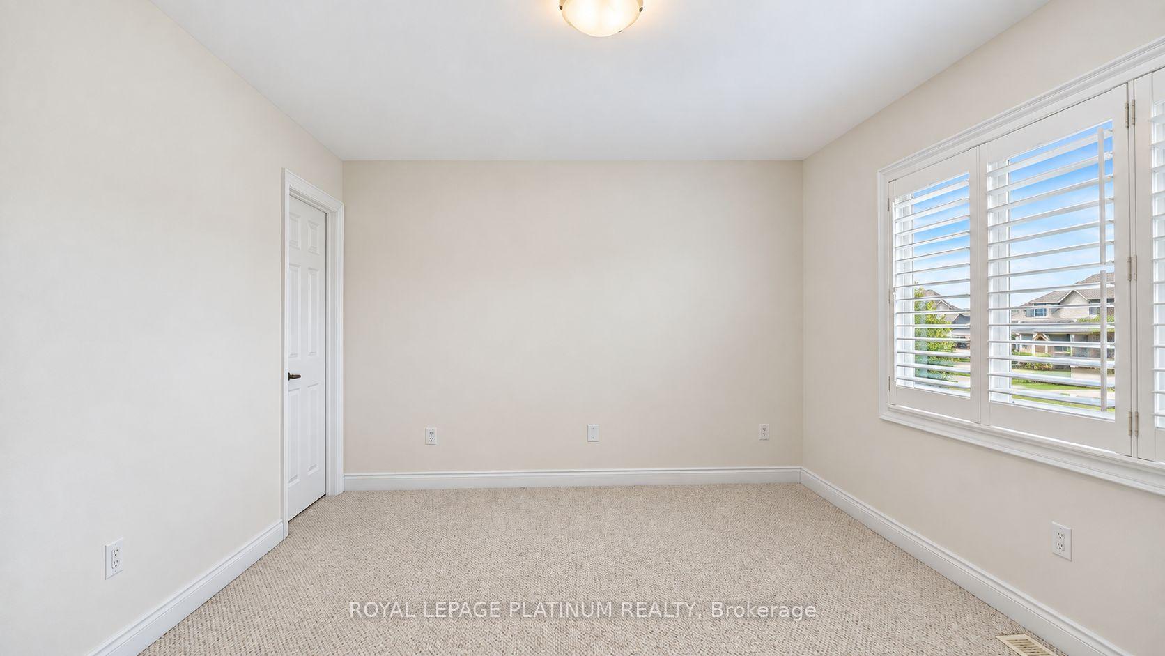Photo 13 of 146 Sandringham Drive, Barrie, Innis-Shore — HOMEH