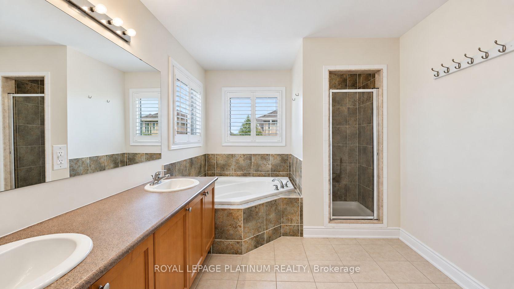 Photo 17 of 146 Sandringham Drive, Barrie, Innis-Shore — HOMEH