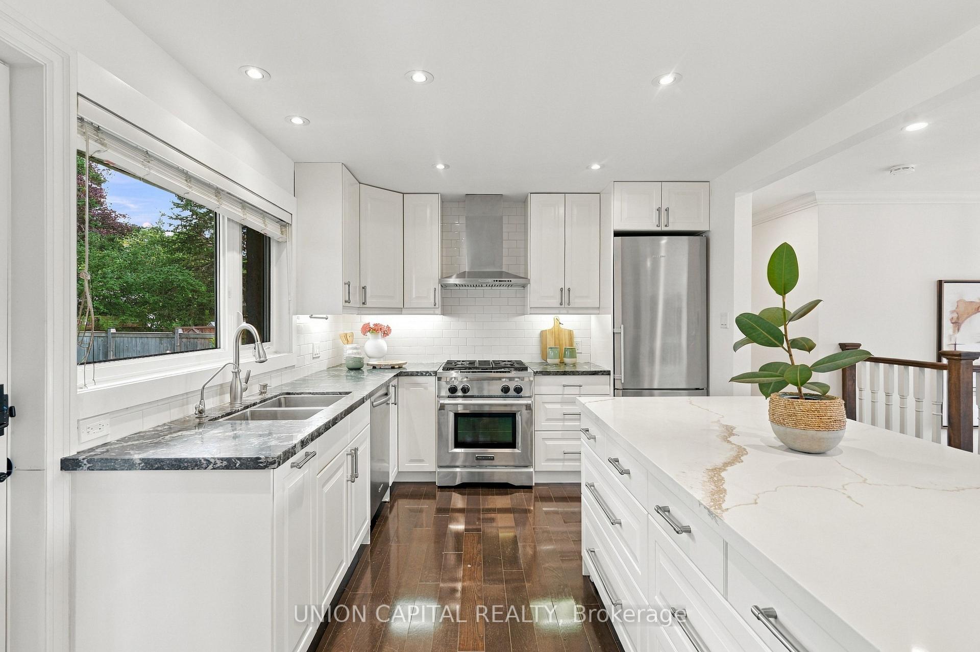 Photo 15 of 1563 Skyline Drive, Mississauga, Lakeview — HOMEH