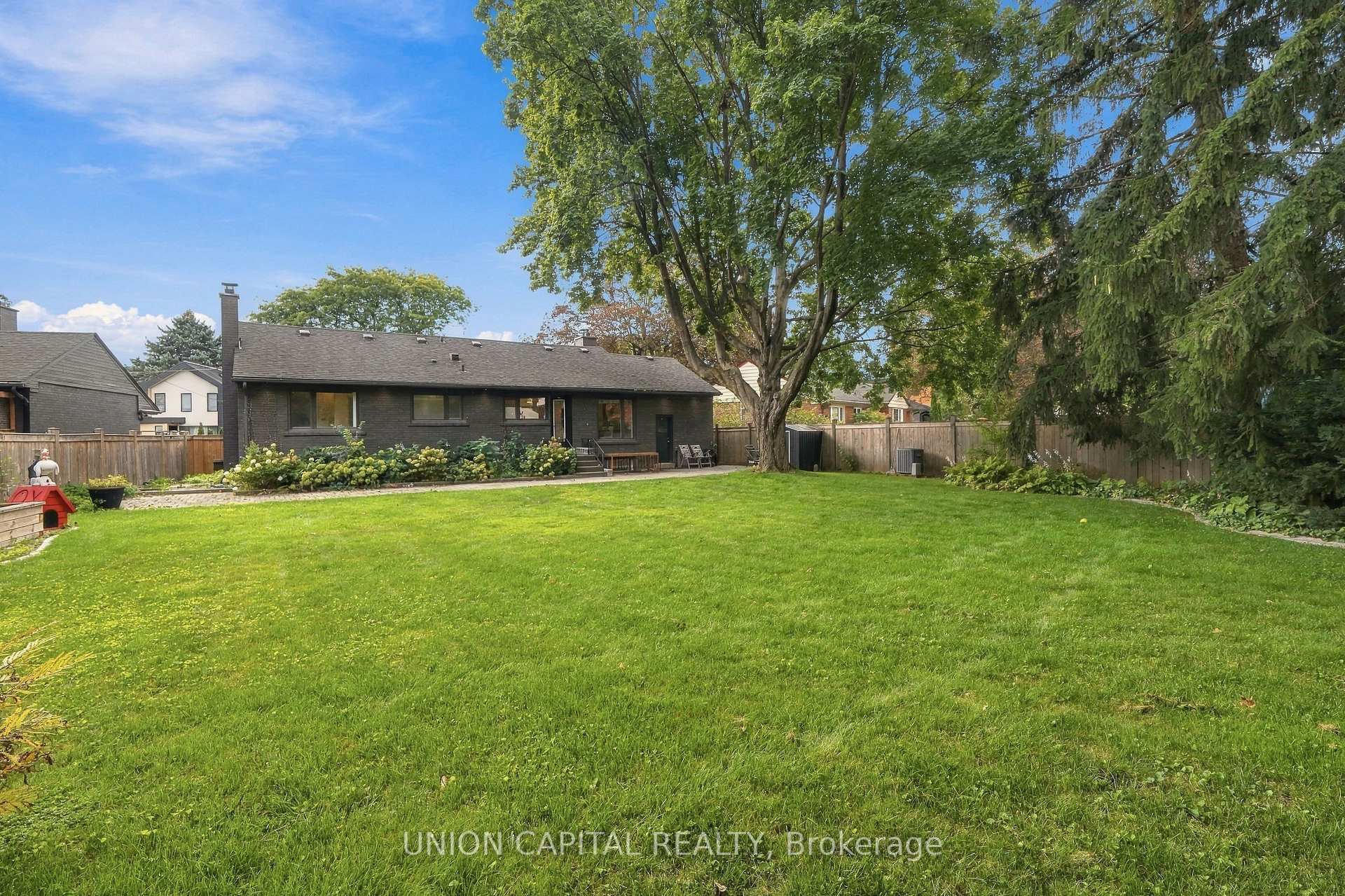 Photo 48 of 1563 Skyline Drive, Mississauga, Lakeview — HOMEH
