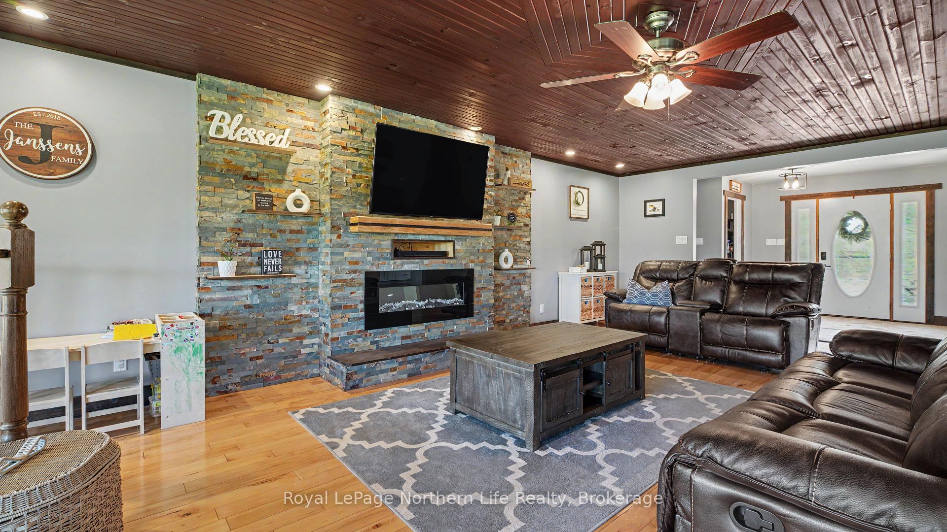 Photo 13 of 1909 Hart Road, Callander — HOMEH
