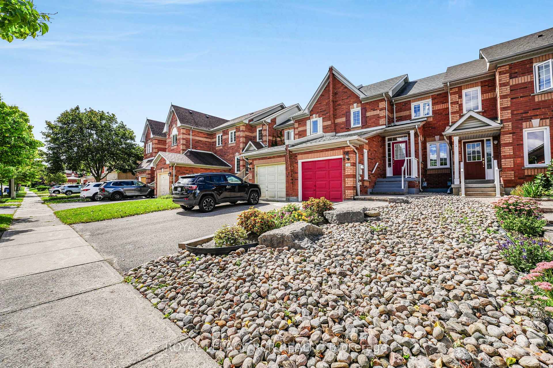 Photo 3 of 138 Primeau Drive, Aurora, Aurora Grove — HOMEH