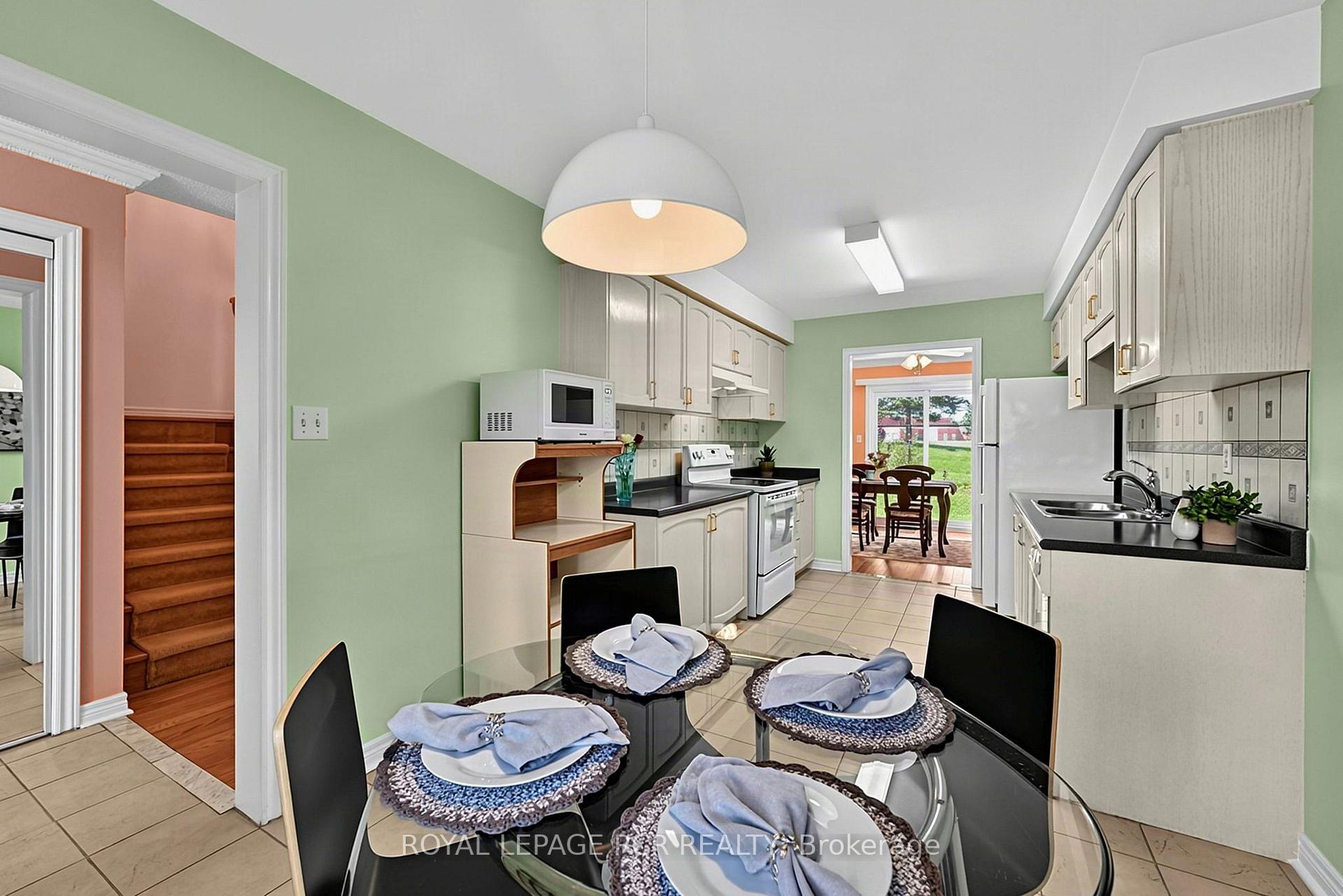 Photo 10 of 138 Primeau Drive, Aurora, Aurora Grove — HOMEH