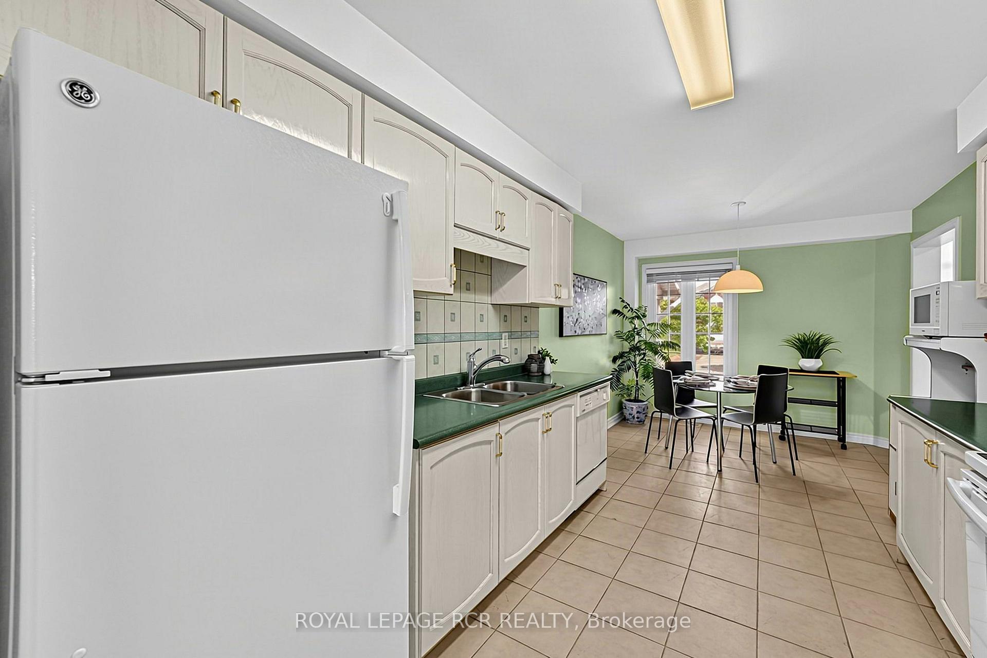 Photo 15 of 138 Primeau Drive, Aurora, Aurora Grove — HOMEH
