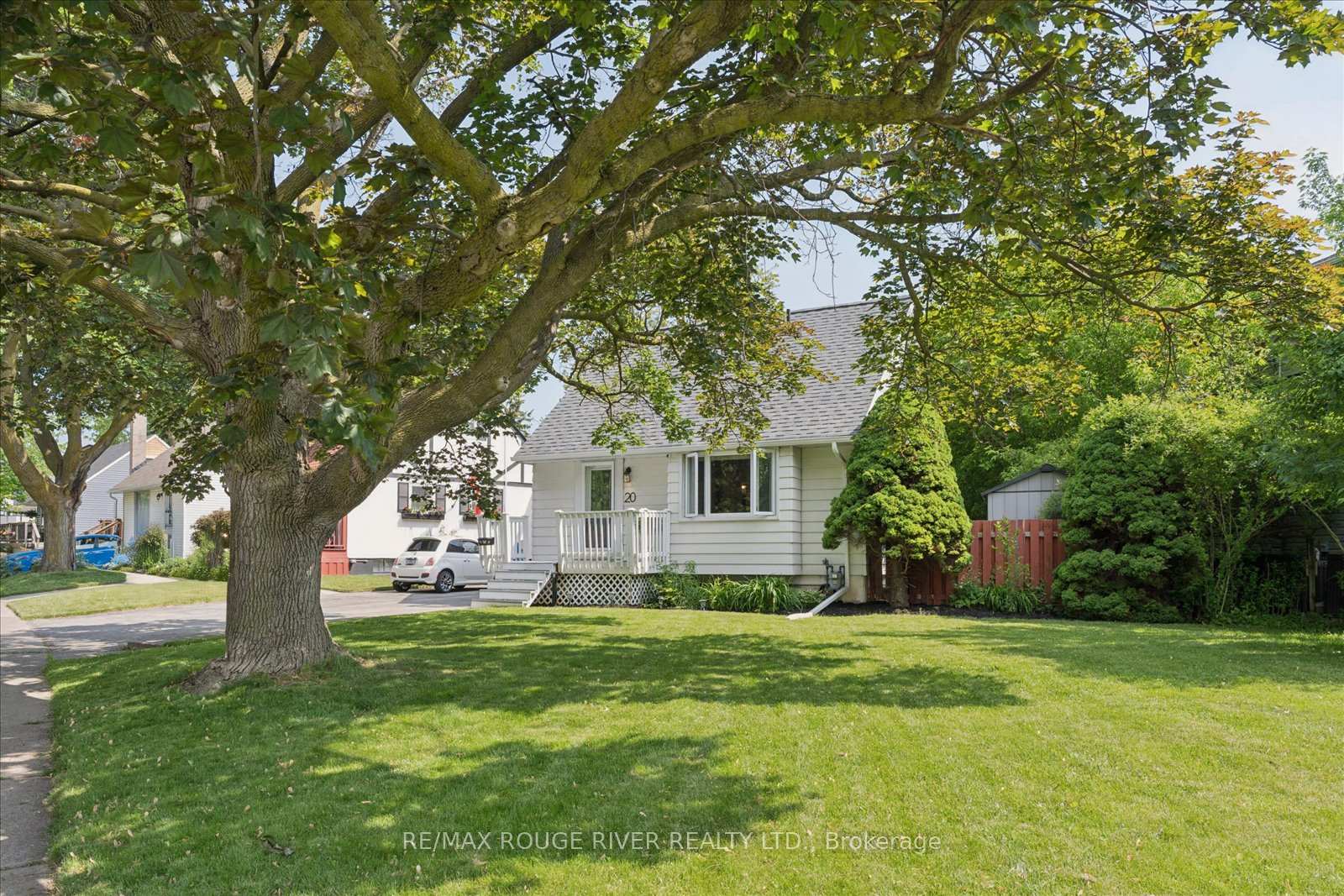 Photo 3 of 20 Burcher Road, Ajax, South East — HOMEH
