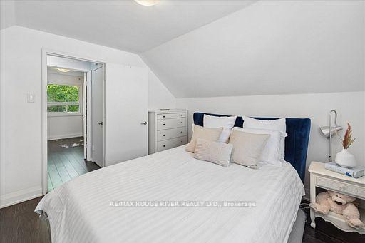 Photo 17 of 20 Burcher Road, Ajax, South East — HOMEH
